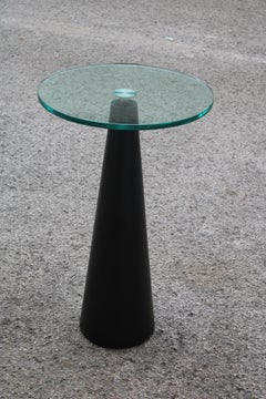 Gueridon Italiano arbre conique en bois laqué noir plateau en verre épais 1980