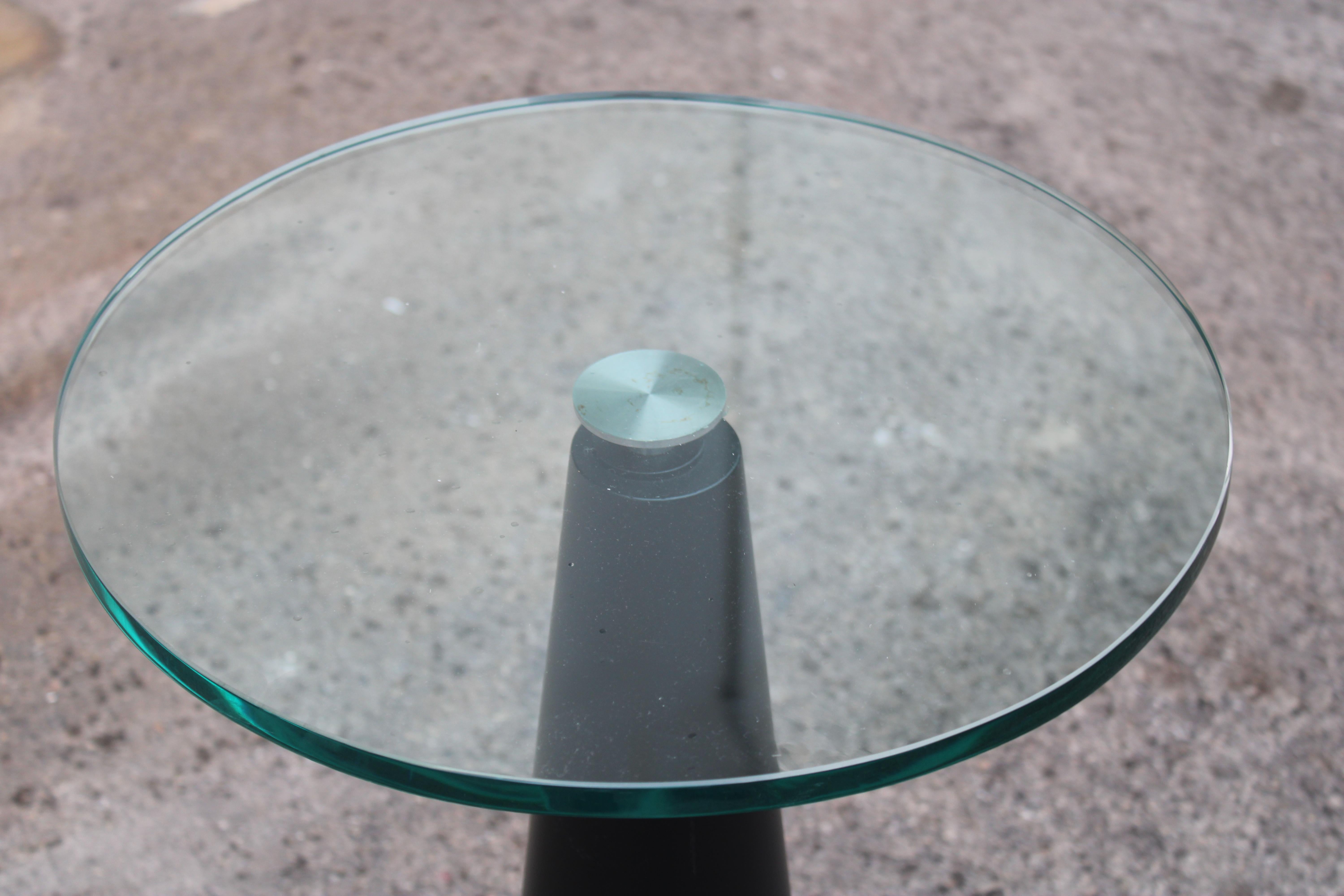 Gueridon Italiano fusto in legno conico laccato nero piano in vetro spesso 1980 im Angebot 2