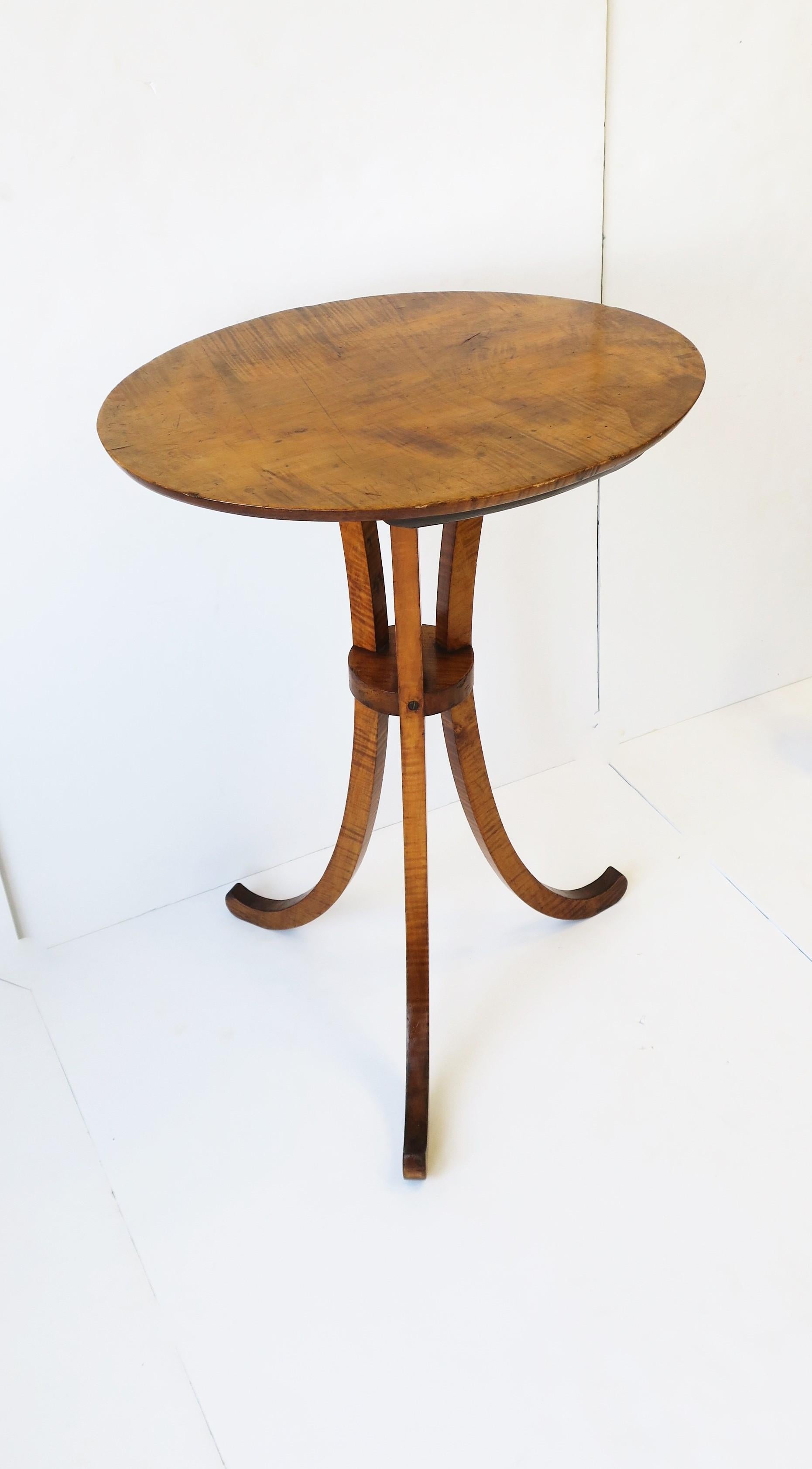 Gueridon Maple Wood End or Side Table with Flared Leg Tripod Base  For Sale 3