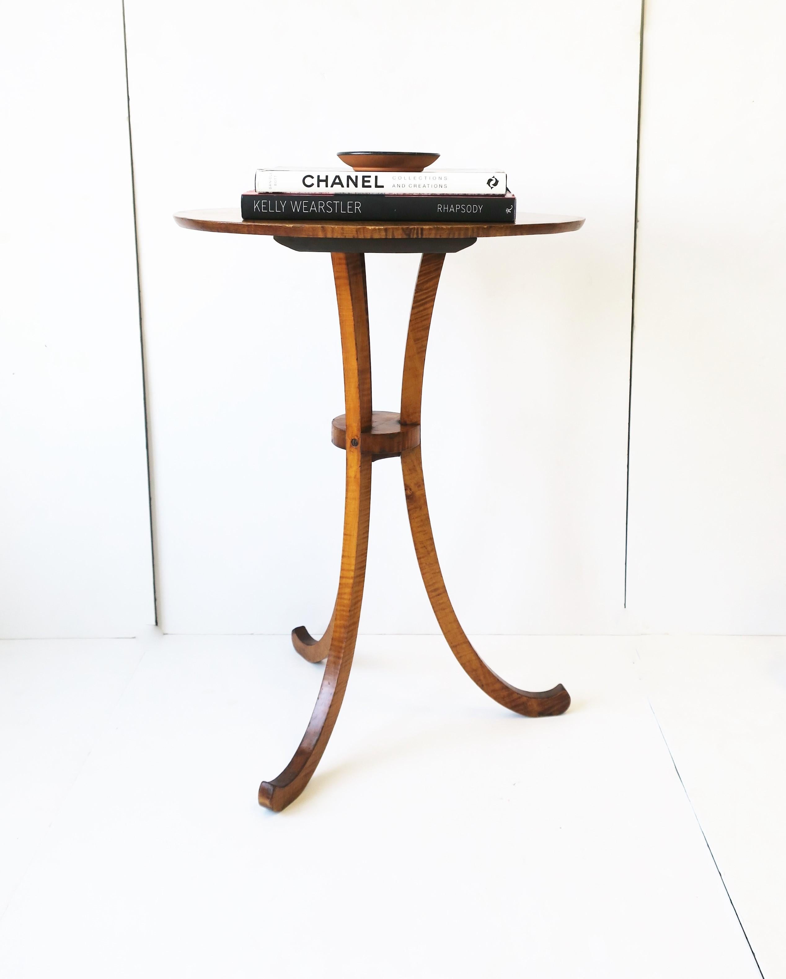 Gueridon Maple Wood End or Side Table with Flared Leg Tripod Base  For Sale 6