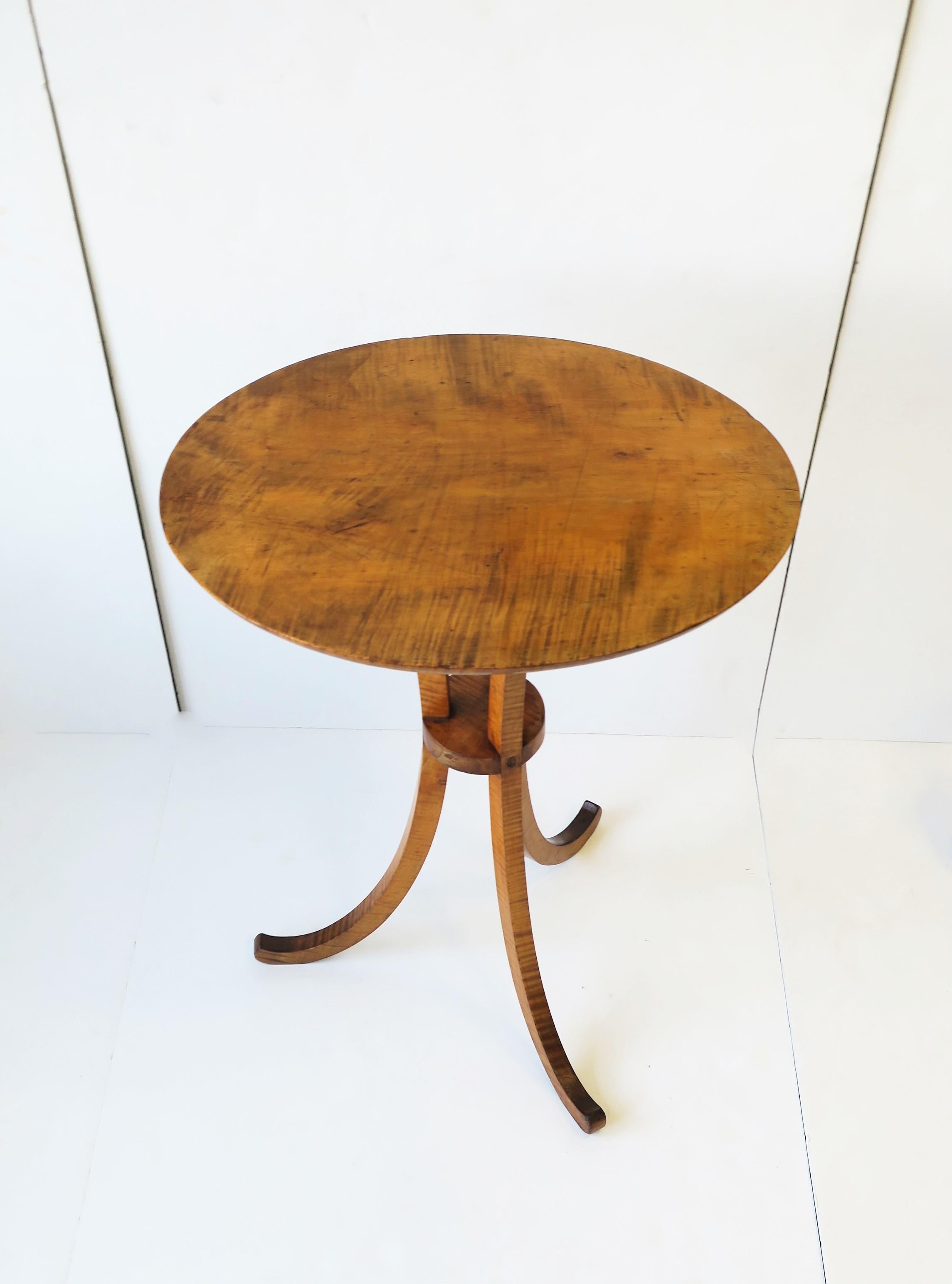 Rococo Gueridon Maple Wood End or Side Table with Flared Leg Tripod Base  For Sale