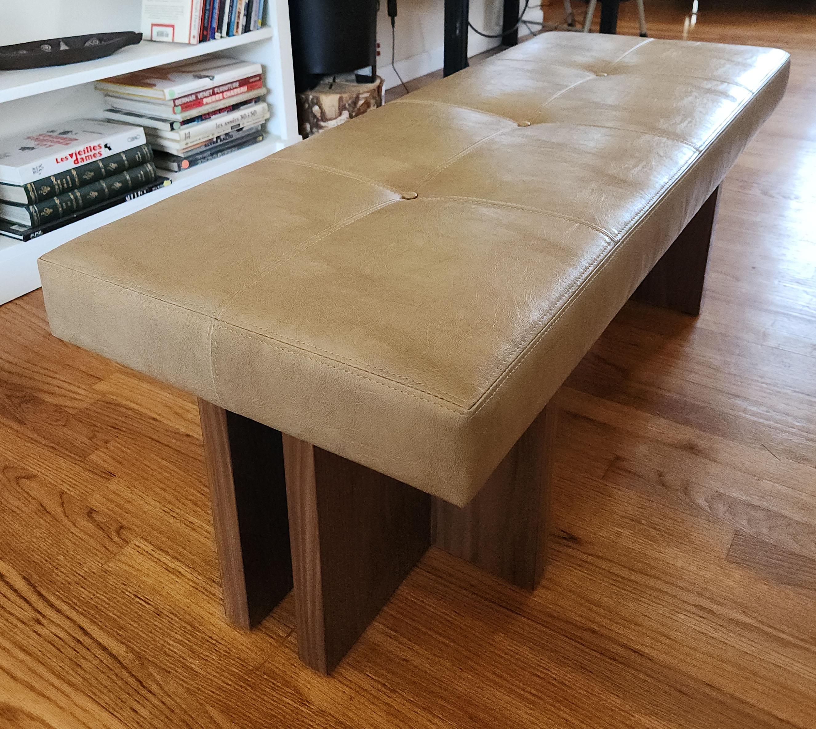 Moderne Banc ottoman Gueridon fabriqué à la main sur commande, tissu COM, fabriqué aux États-Unis. en vente