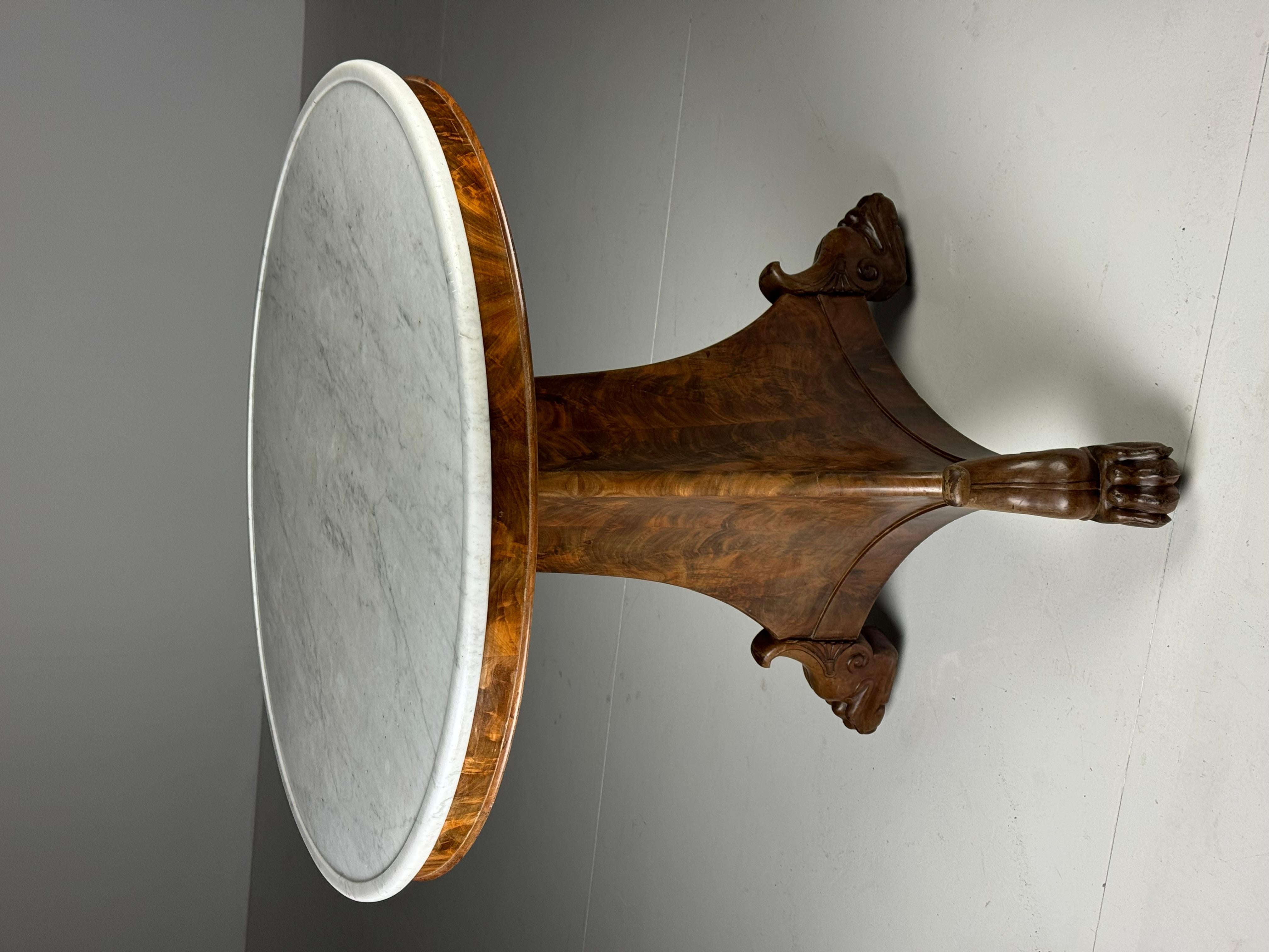 Gueridon table 10