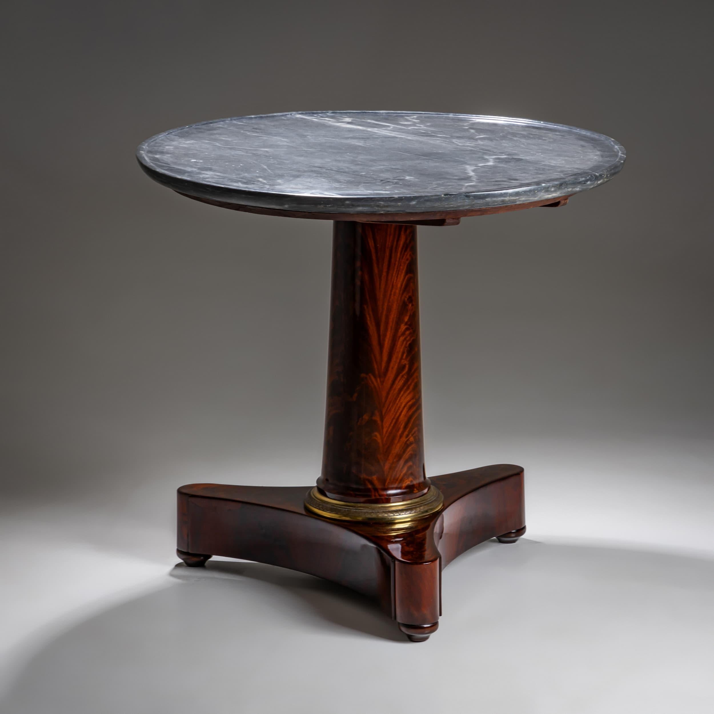 Français Table Guéridon, France vers 1830 en vente