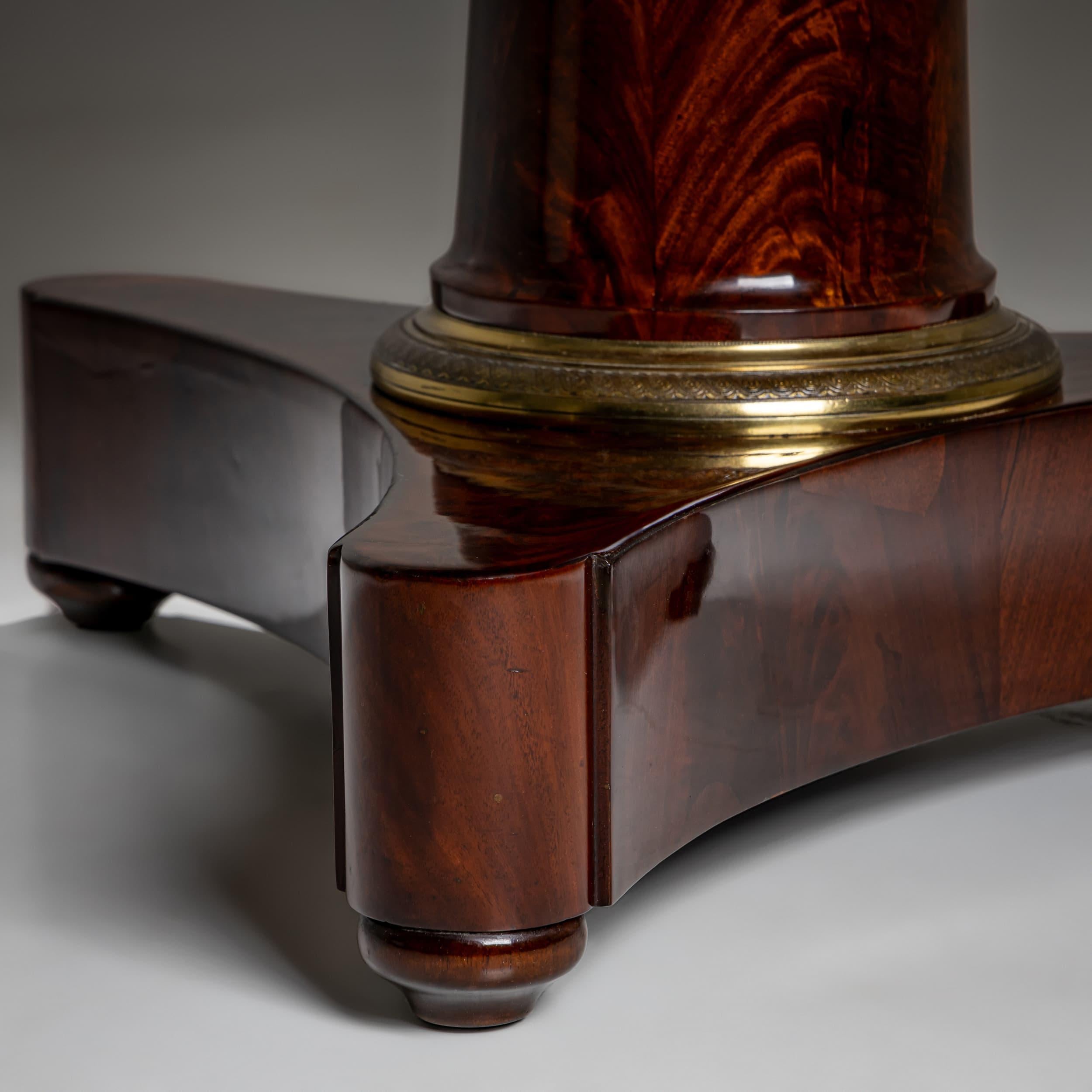 Milieu du XIXe siècle Table Guéridon, France vers 1830 en vente