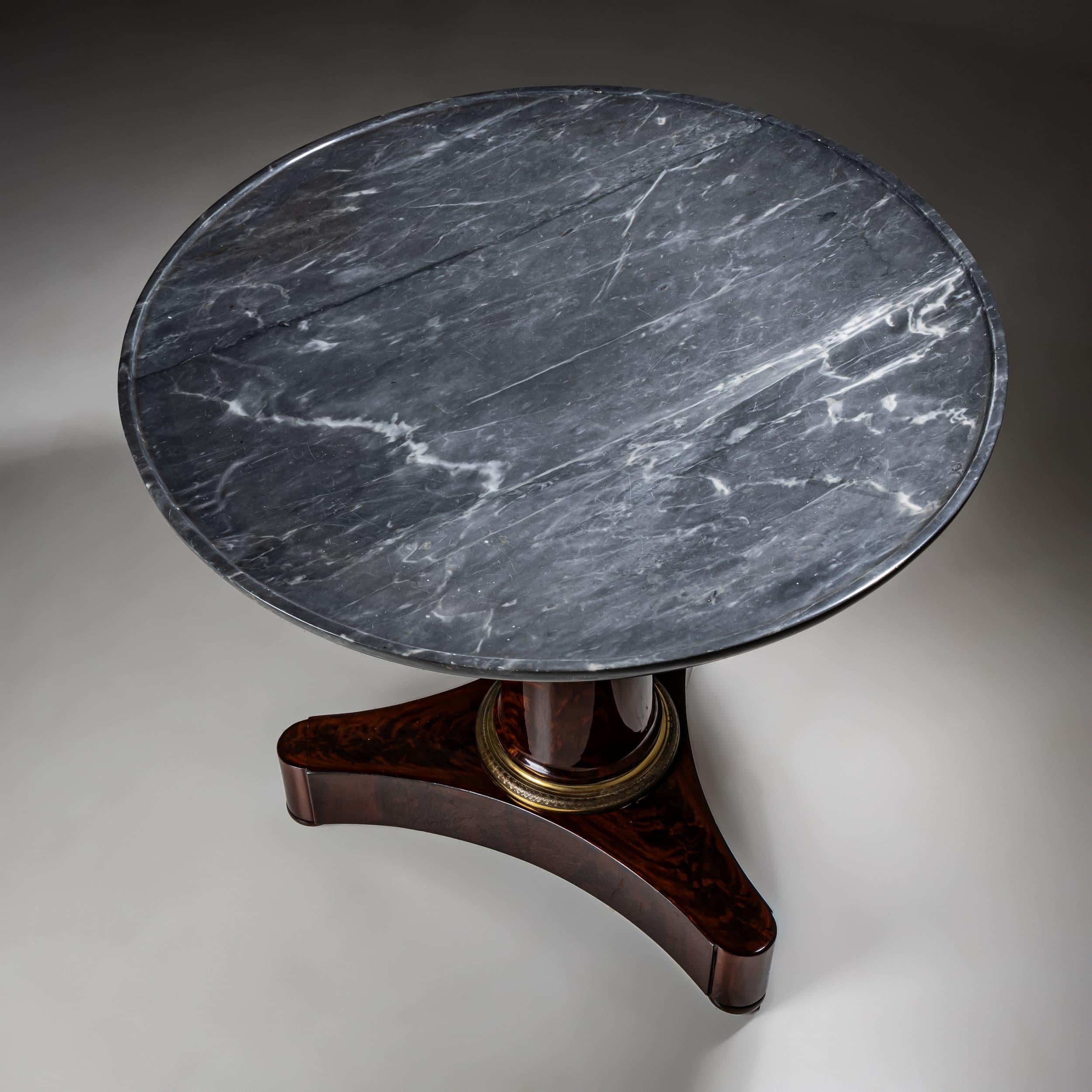 Laiton Table Guéridon, France vers 1830 en vente