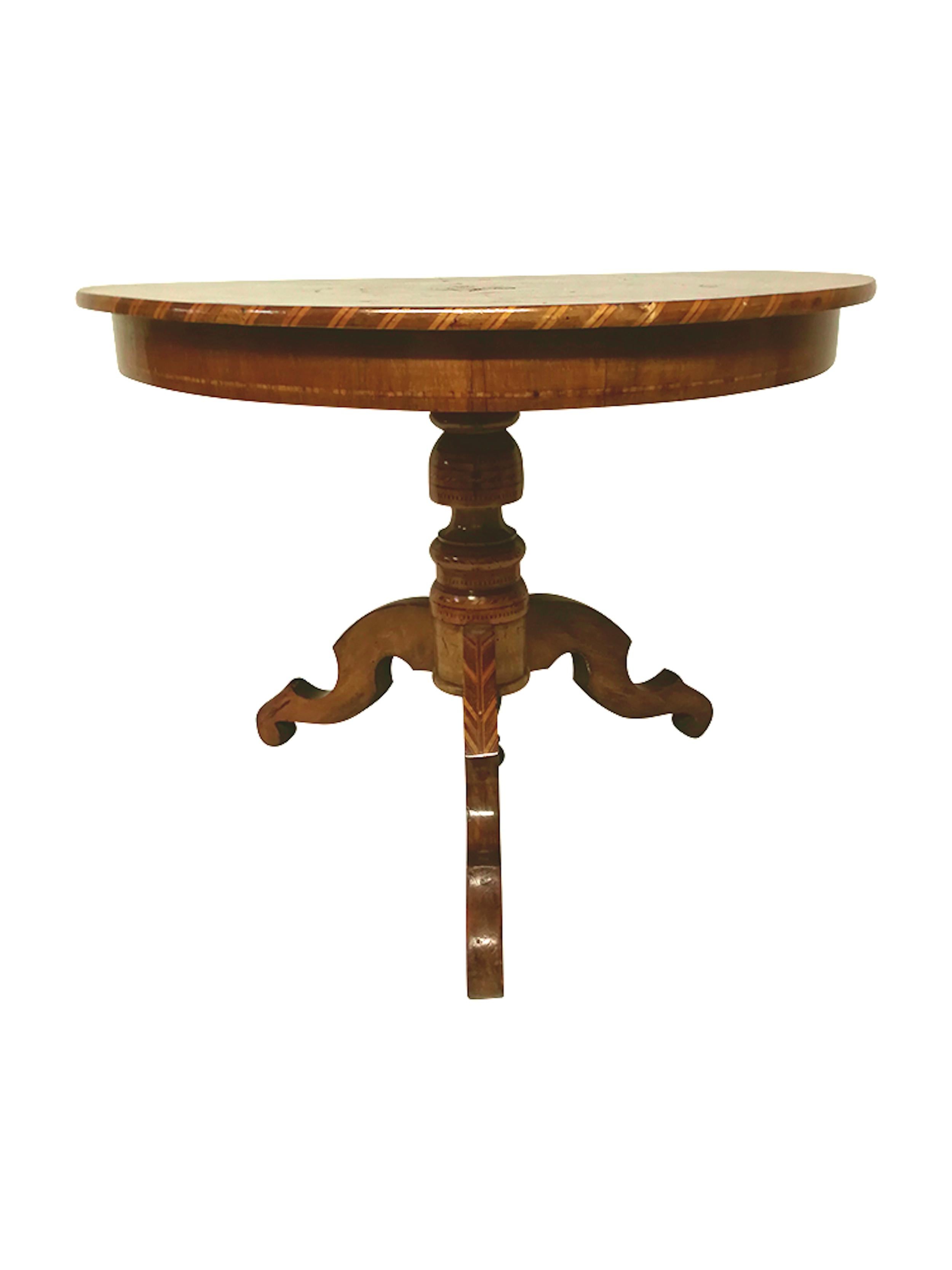Guéridon Table in Dutch Marquetery 19th Century In Good Condition For Sale In Beuzevillette, FR