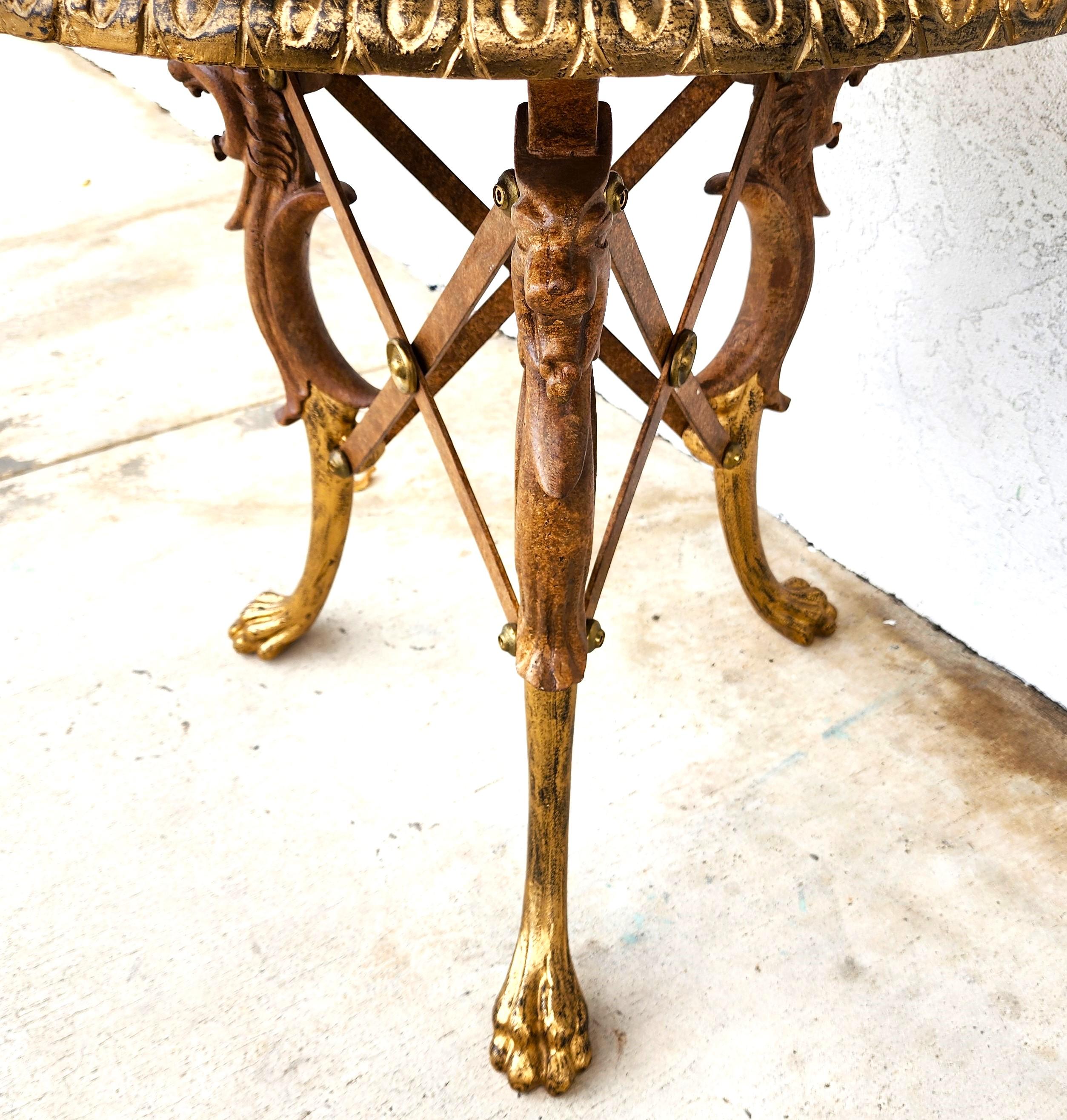 Gueridon-Tisch aus patinierter und vergoldeter Bronze mit Marmorplatte im Angebot 2