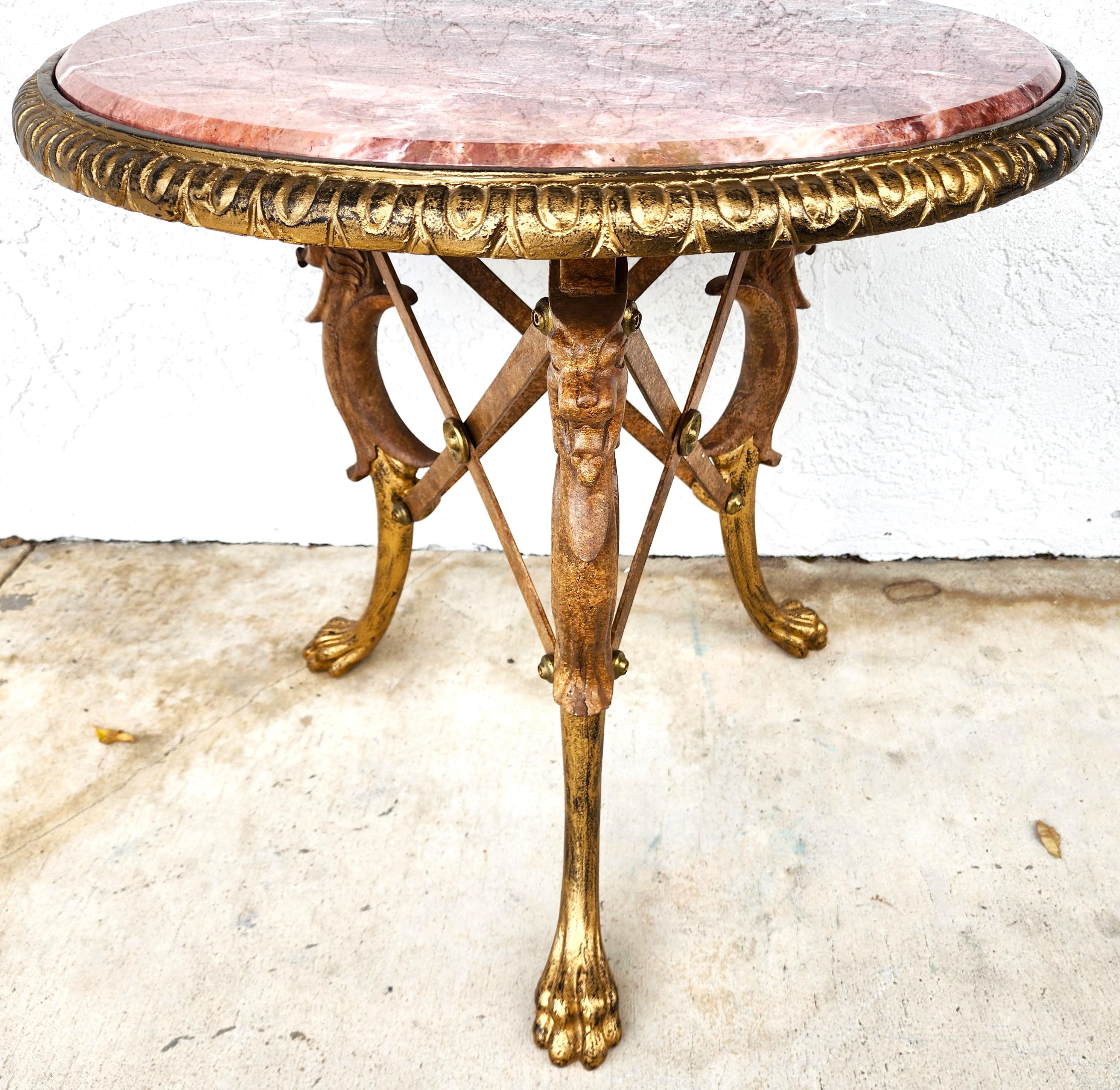 Gueridon-Tisch aus patinierter und vergoldeter Bronze mit Marmorplatte im Angebot 3