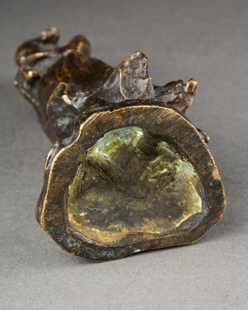 Guero : Sculpture en bronze patiné représentant une jeune femme bretonne - Début du 20ème siècle en vente 2