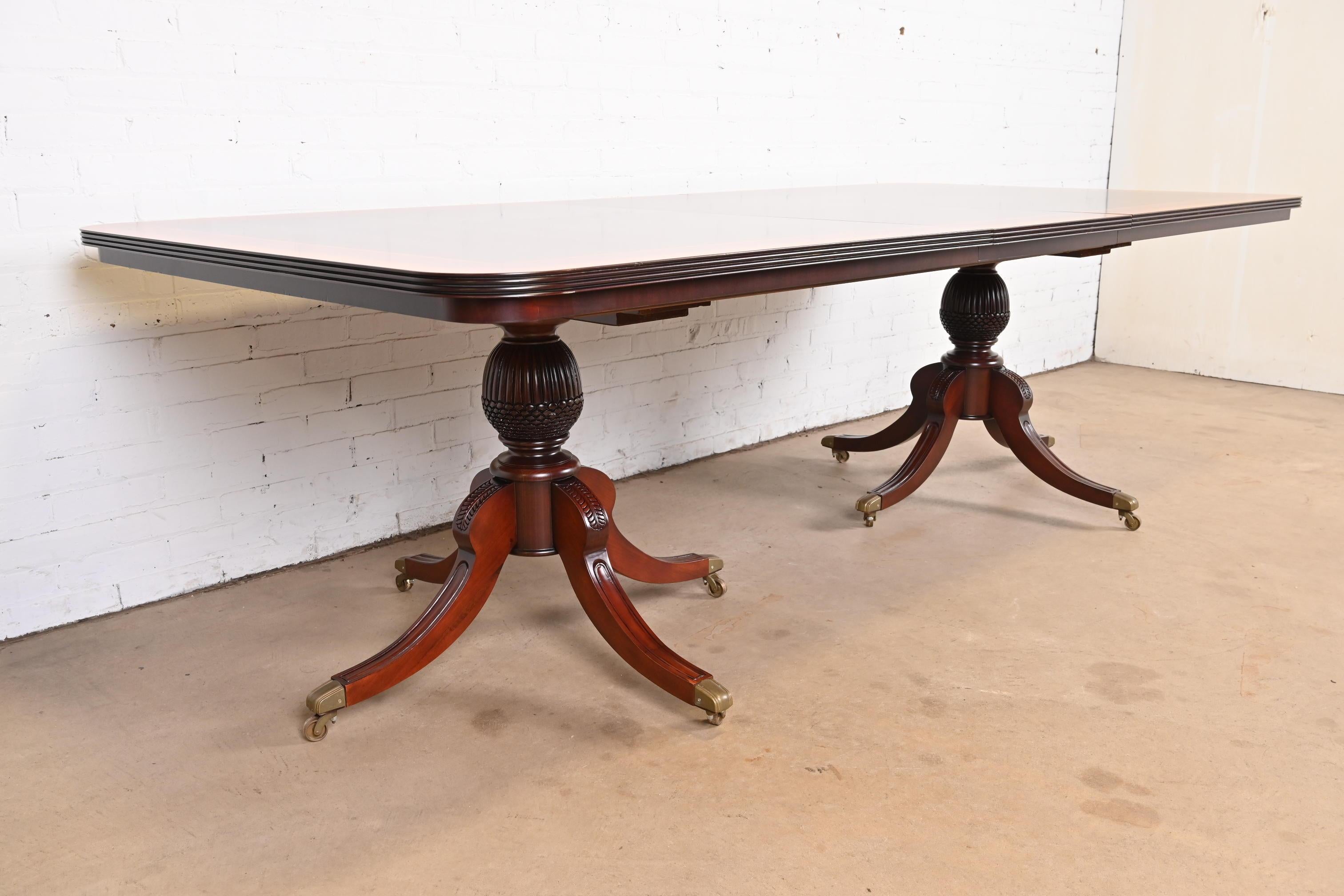 20th Century Guerra Vanni Georgian Mahogany Double Pedestal Dining Table, Newly Refinished For Sale