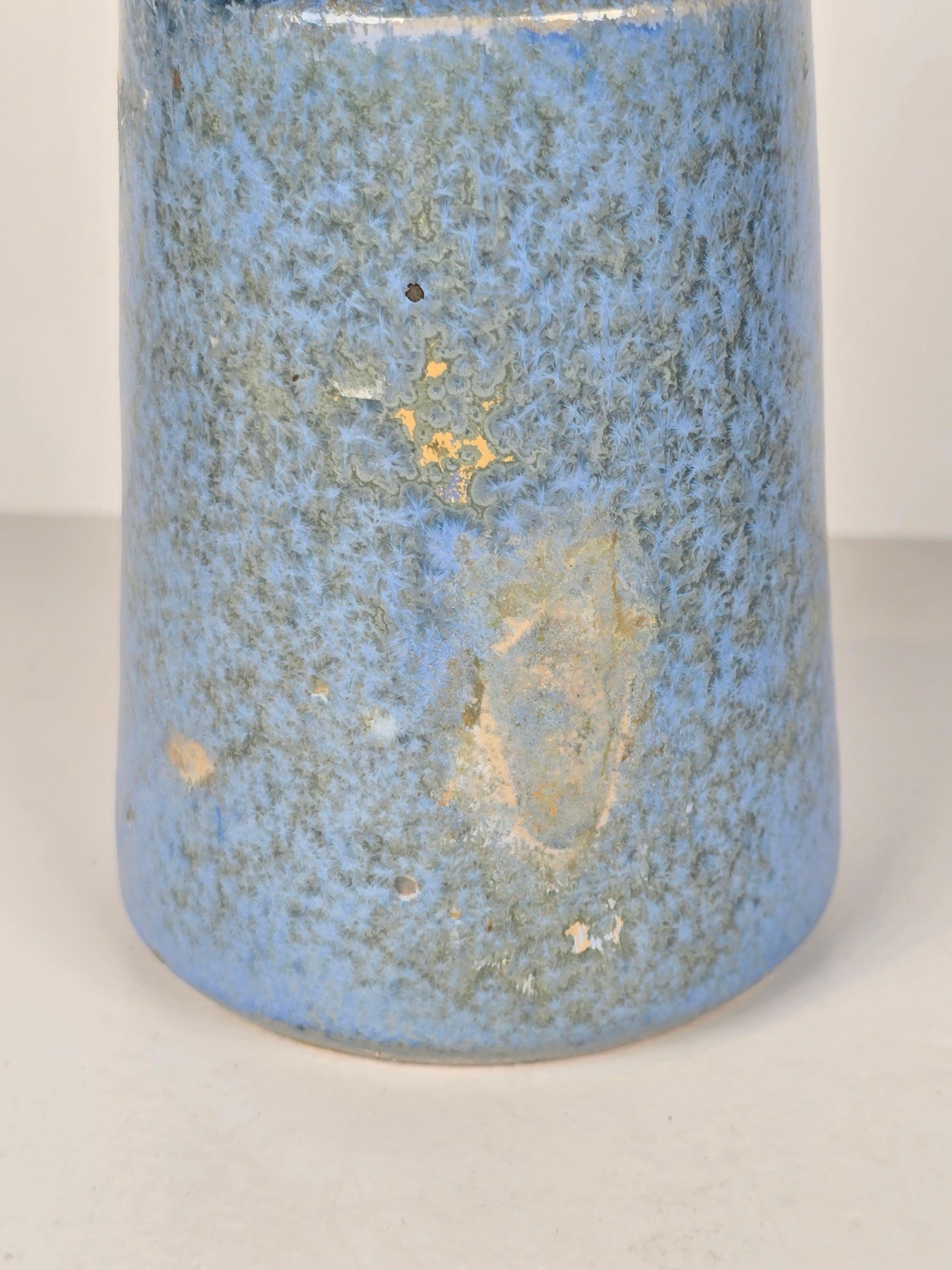 Guerrino Tramonti Faenza Crystalline Mid Century Modern Studio Pottery Tall Vase In Fair Condition For Sale In Sarasota, FL