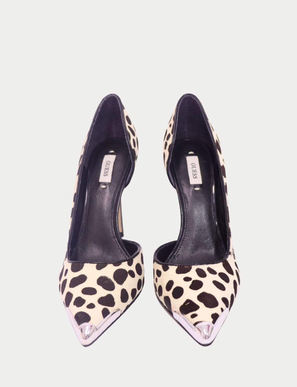 Guess - EU 38.5 en Bueno estado para la venta en Amman, JO