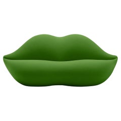 Gufram, canapé Bocca en forme de lèvre, Grass, par Studio 65
