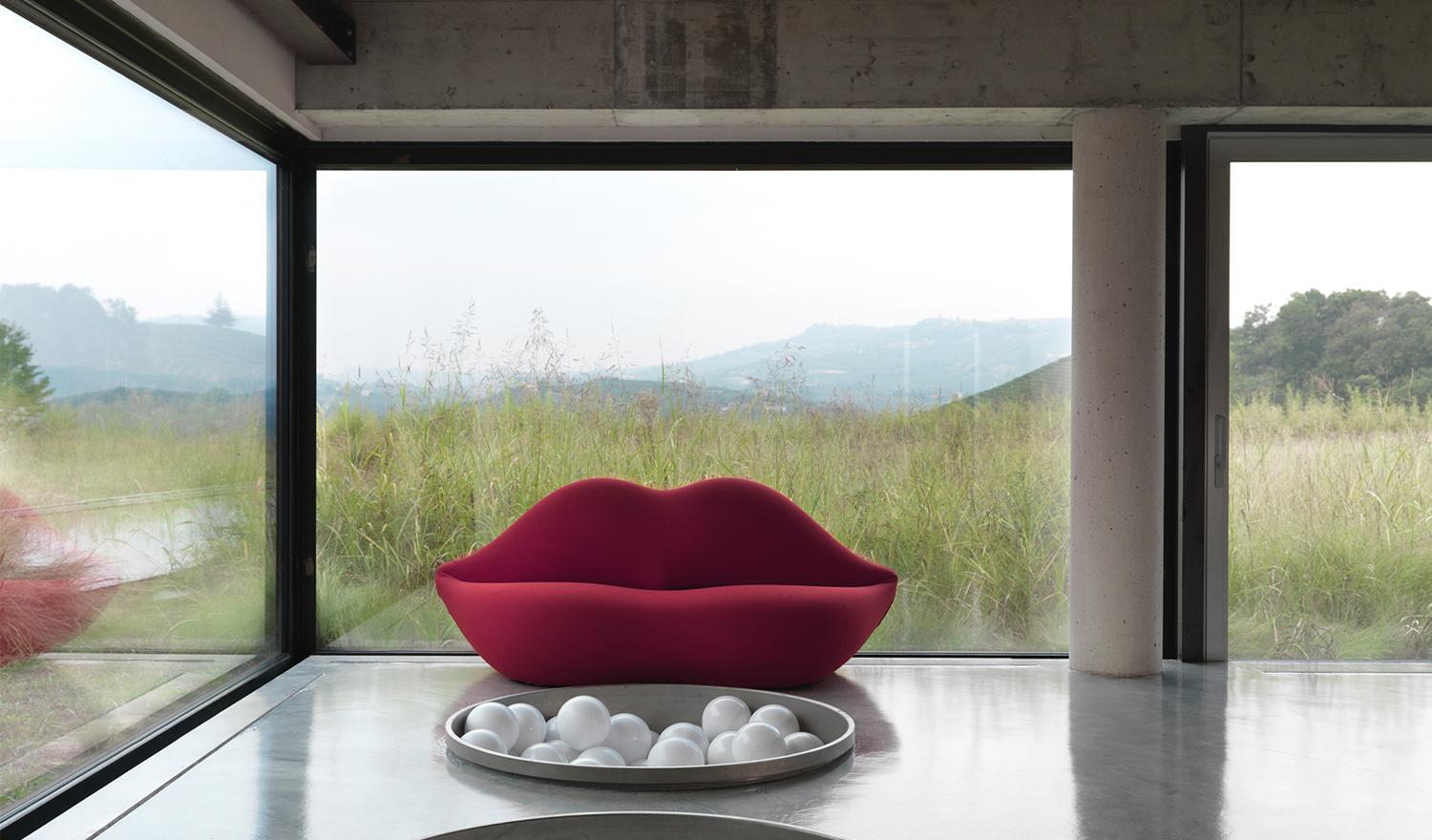 pink lip sofa
