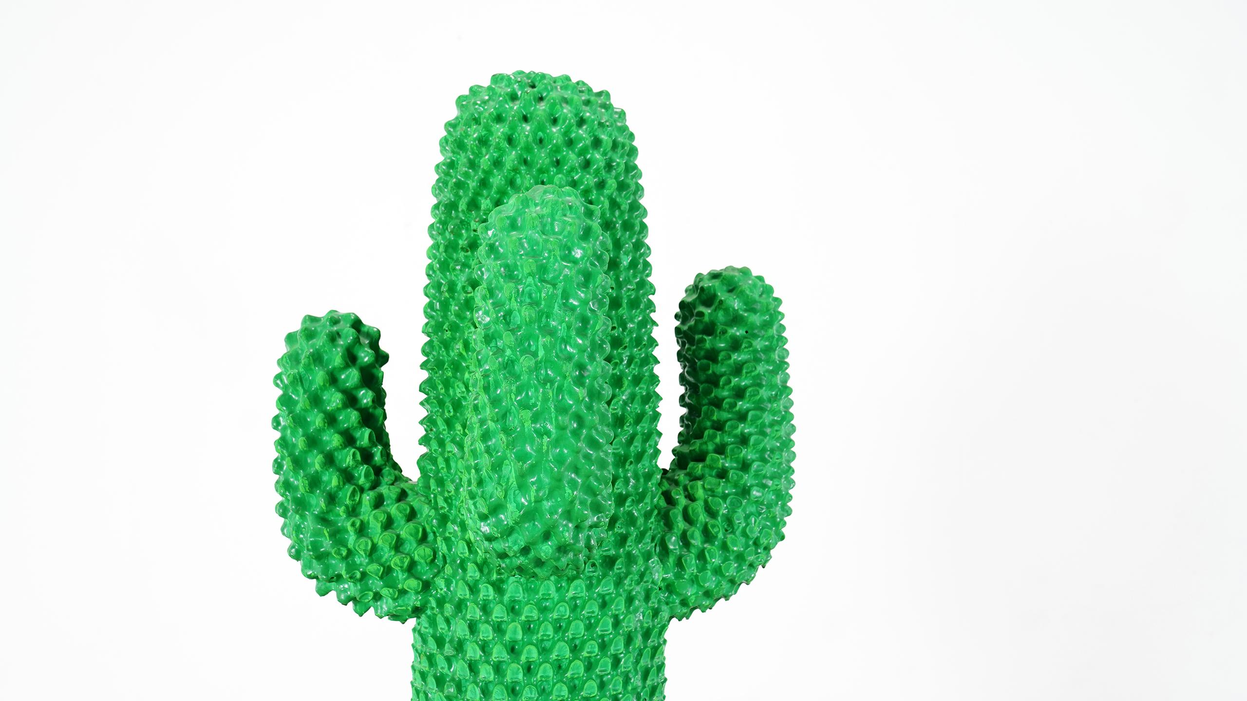 Gufram Cactus, 1972 by Guido Drocco and Franco Mello 640/2000 Original Green In Good Condition In Munster, NRW