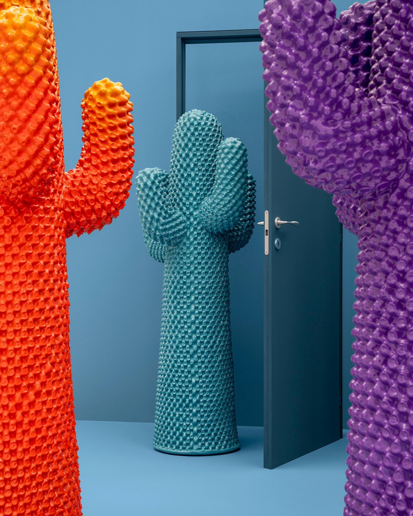 Cactus: The Invisible Spectrum è una collezione di Gufram che presenta tre Cactus unici e sorprendenti ispirati alla gamma di lunghezze d'onda ottiche. Gufram rende eccezionalmente visibili colori che normalmente sono impercettibili all'occhio