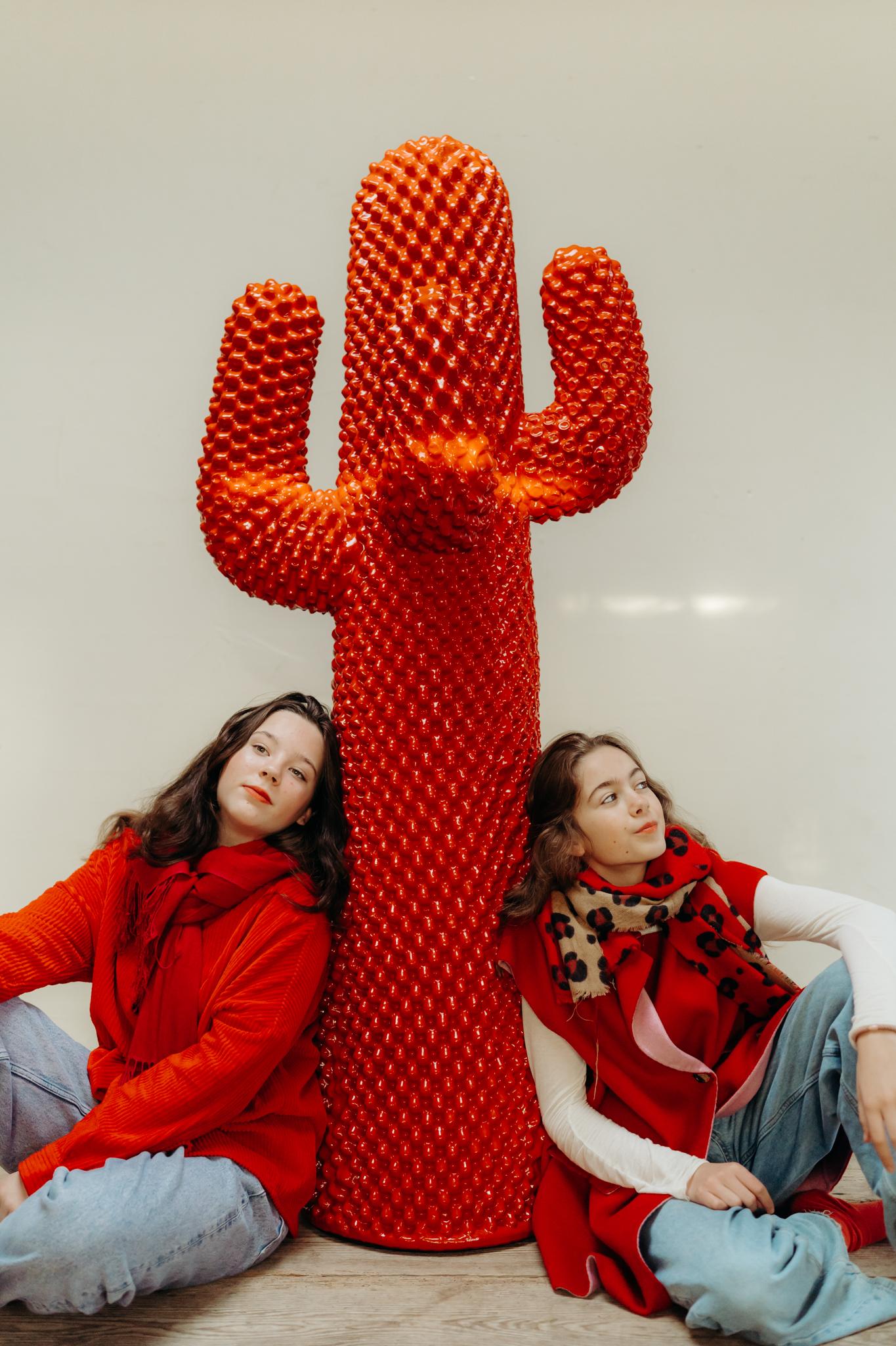 Gufram Cactus Rosso Coatrack, sculpture de Drocco/Mello, édition limitée 360/500 en vente 10