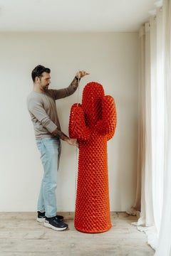 Gufram Cactus Rosso Coatrack, sculpture de Drocco/Mello, édition limitée 360/500