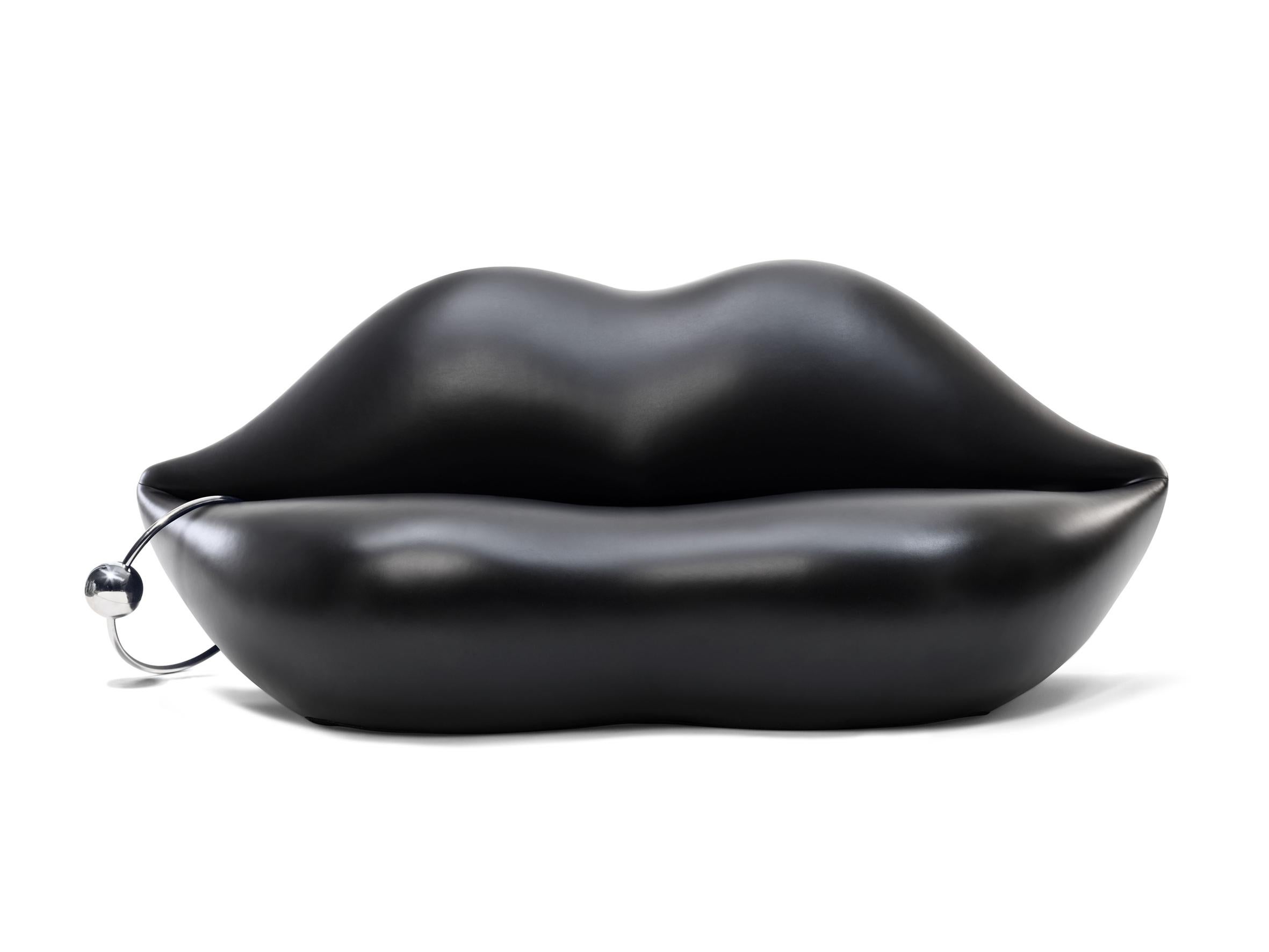 Bocca, the original 1970 lips-shaped couch is only Gufram's. This sensual couch, which is ideal for a tête-à-tête, has entered the collective imagination on par with Andy Warhol's works, as well as other pop art masterpieces and represents the