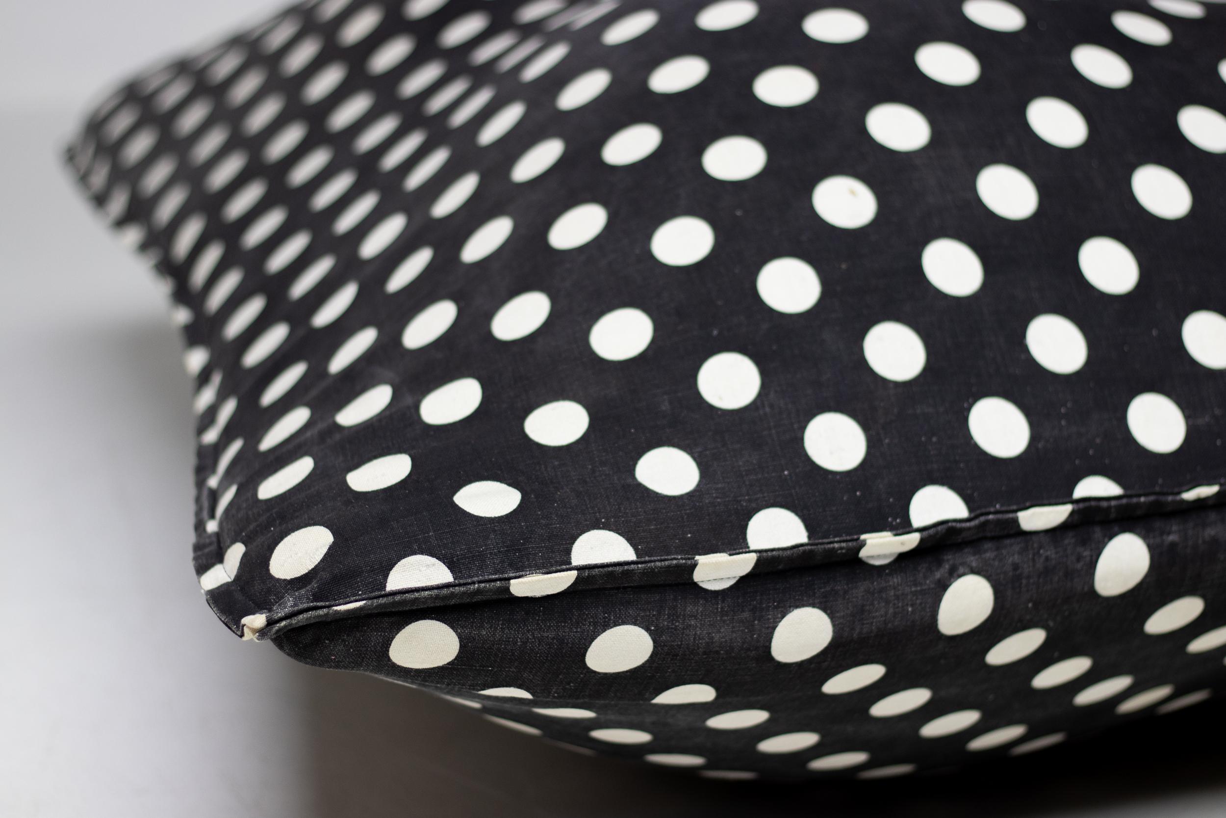 Fin du 20e siècle Coussin géant à pois de Gufram en vente