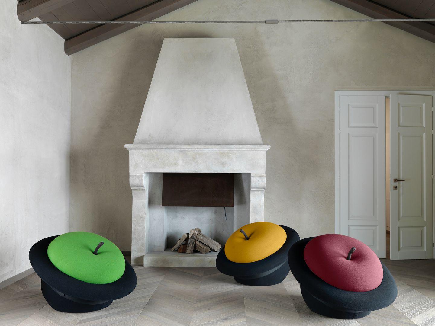 MAgriTTA is the designer's tribute to the surrealist artist René Magritte. Its shape is also a replica seat of the British bowler hat, and the surface material is faux lambskin fabric. In 1970, Roberto Sebastiàn Matta took inspiration from The Son