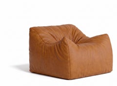Fauteuil sculptural « Womb » de Gufram, conçu par Luigi Bistagnino, 1972, cuir couleur caramel