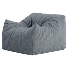 Fauteuil sculptural « Womb » de Gufram, conçu par Luigi Bistagnino, en chenille bleu aqua, 1972
