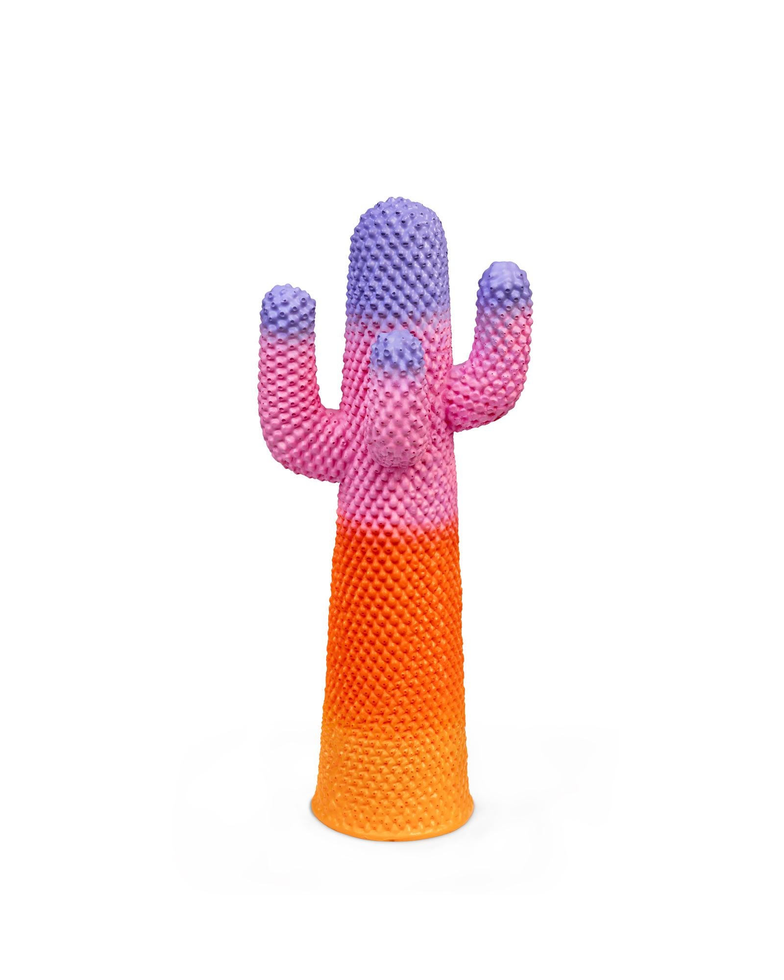 The new Guframini SUNRISE CACTUS® are the miniaturised version of the Gufram x Paul Smith SUNRISE CACTUS®: a limited edition of 600 Guframini that preserves the energetic and optimistic colour palette of the original size, typical of daybreak. As