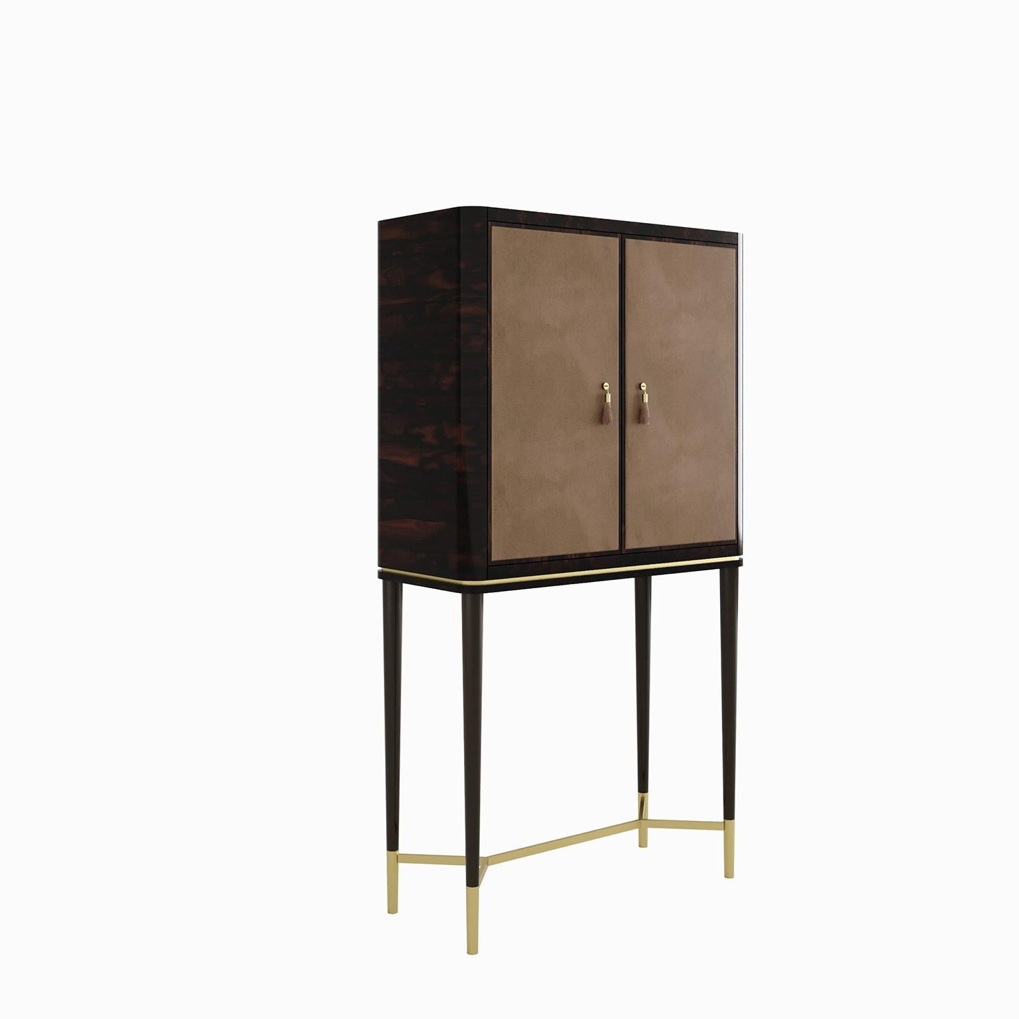 GUGA Bar Cabinet with Lined Doors and Antique Brass Feet and Handles For Sale 3