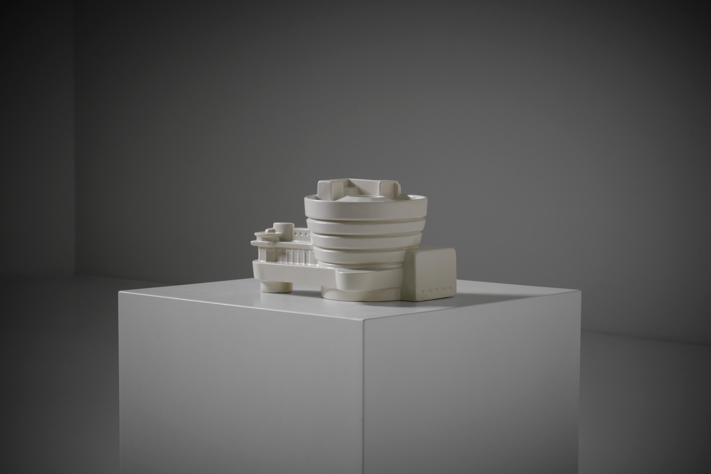 Italian Guggenheim Ceramic Sculpture by a.Ba.Co. for New Land, Italy, 1970s For Sale
