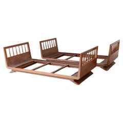 Guglielmo Pecorini 2 elegant beds/somiers in scratched oak.