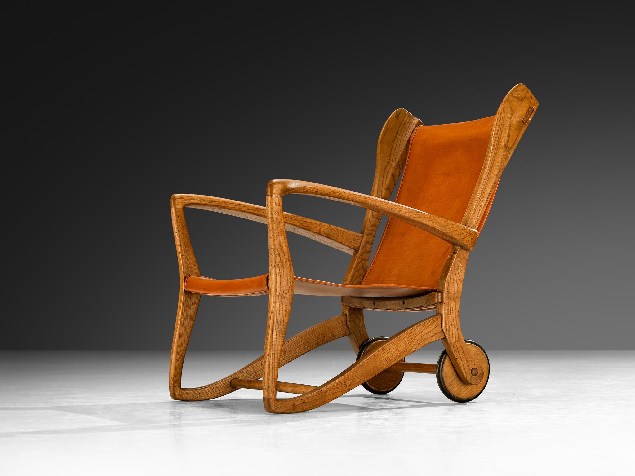 Mid-Century Modern Guglielmo Pecorini Angular Lounge Chair in Ash and Leather For Sale