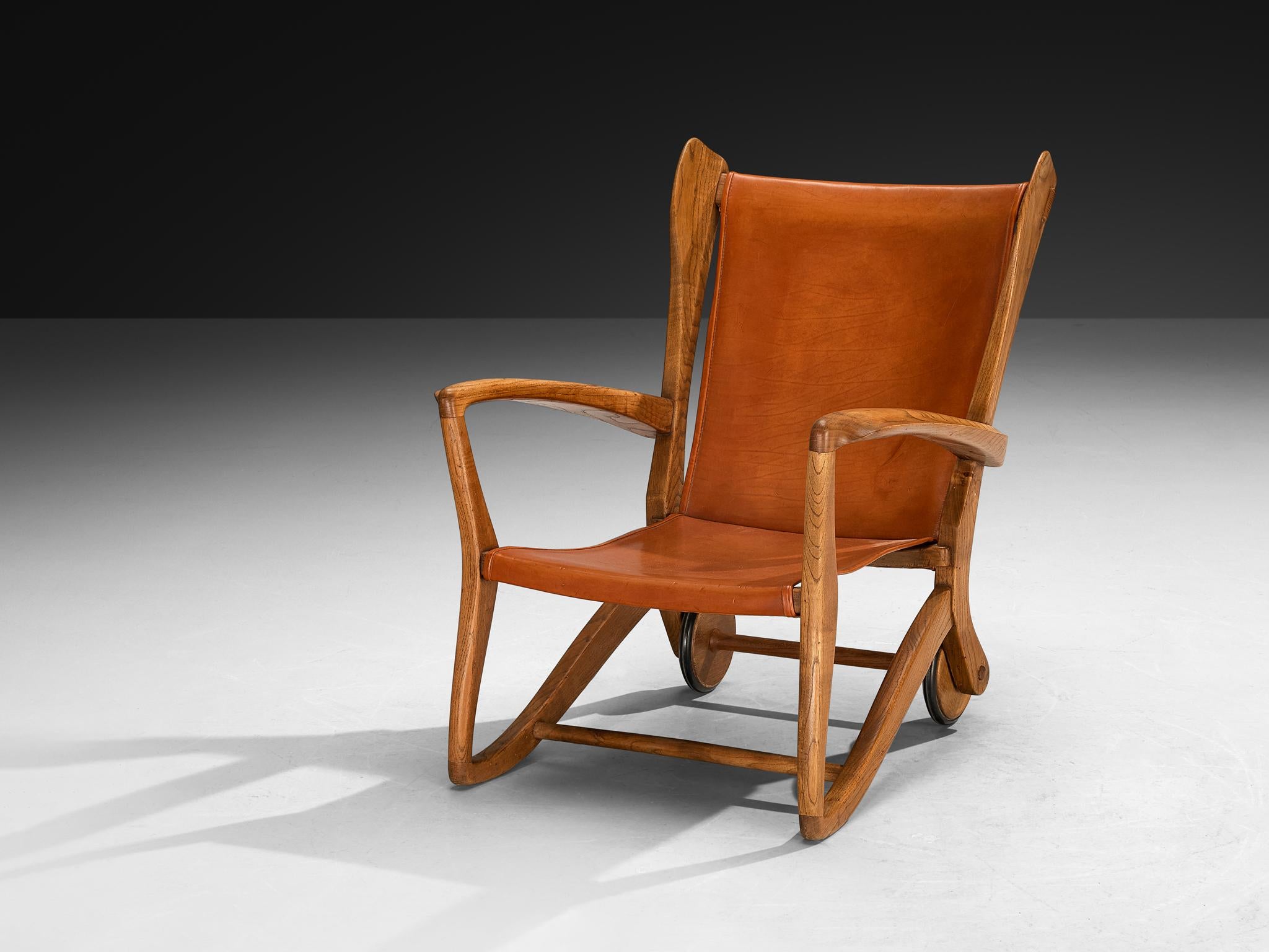 Mid-20th Century Guglielmo Pecorini Angular Lounge Chair in Ash and Leather For Sale