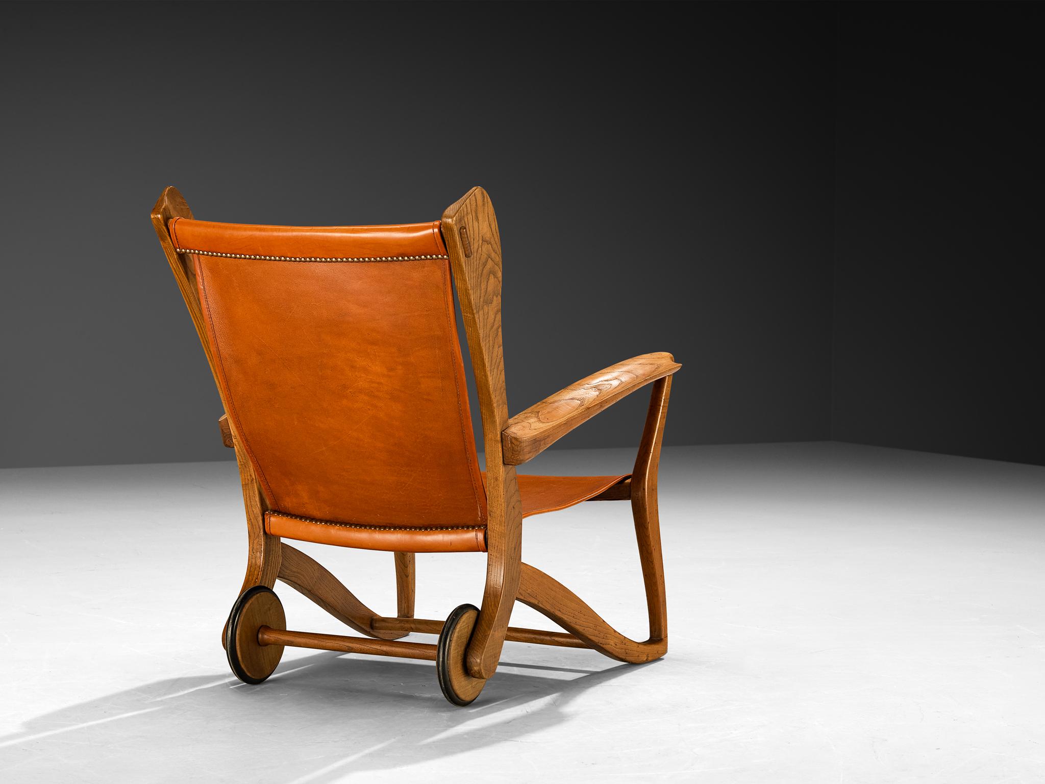 Mid-Century Modern Guglielmo Pecorini Angular Lounge Chairs in Oak and Leather For Sale
