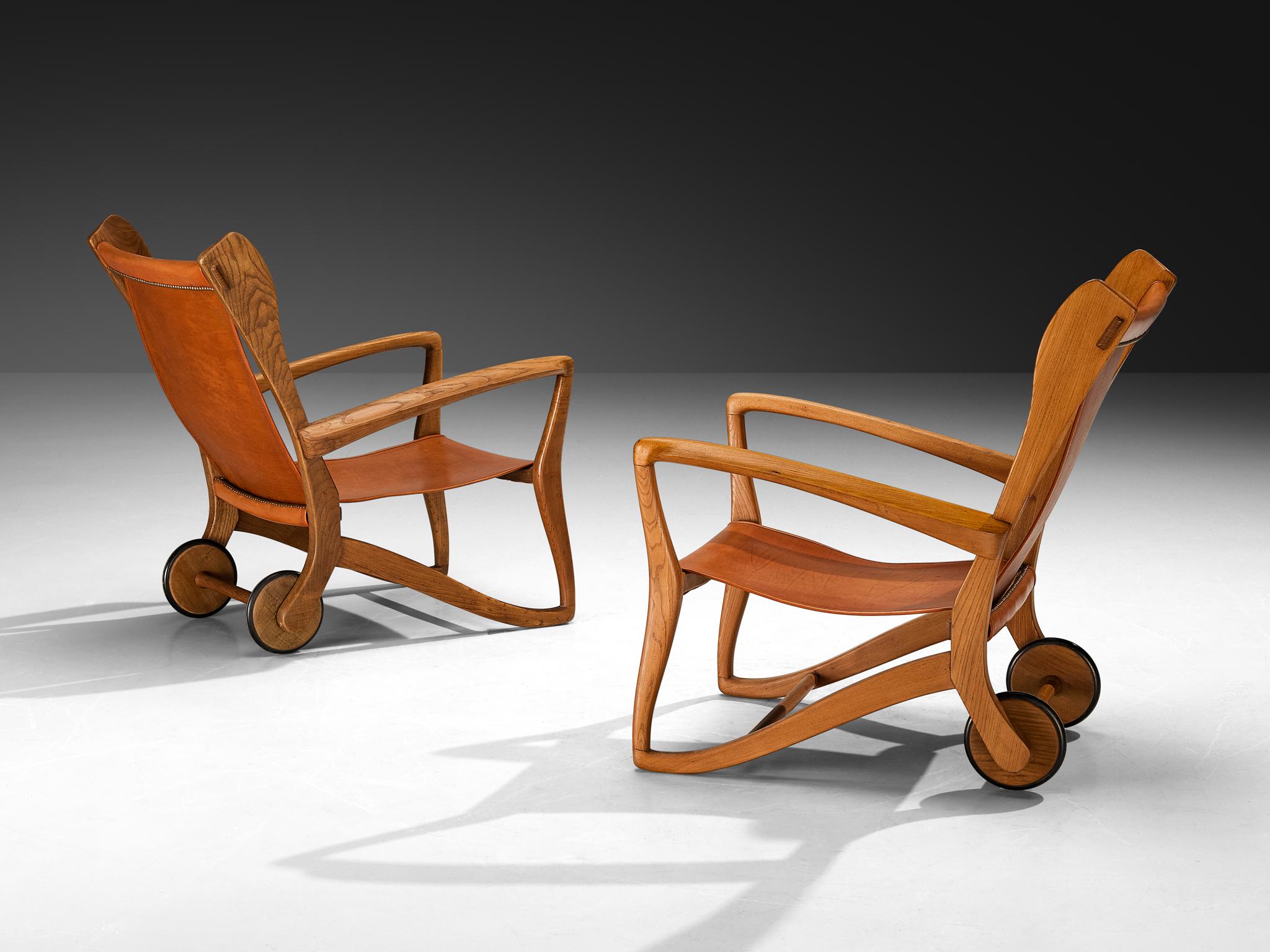 Mid-20th Century Guglielmo Pecorini Angular Lounge Chairs in Oak and Leather For Sale