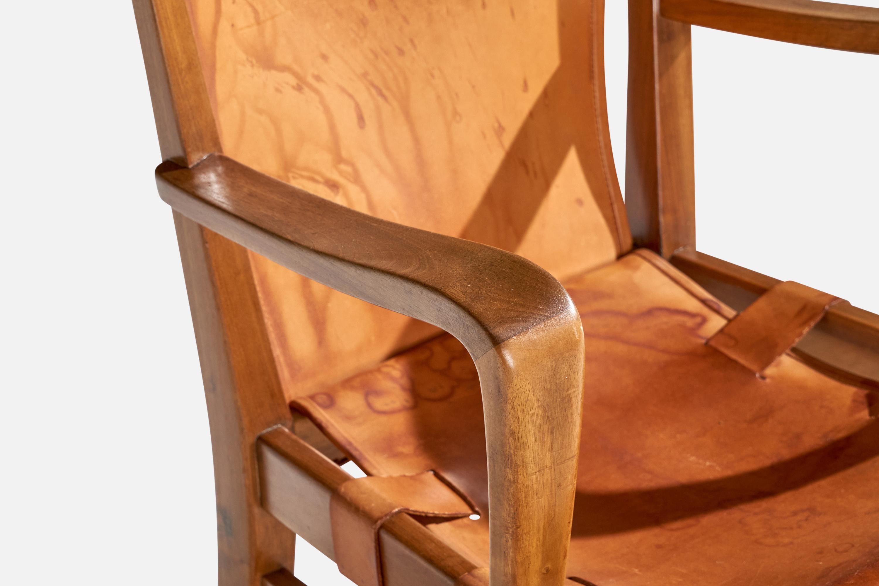 Guglielmo Pecorini, Armchair, Walnut, Leather, Italy, 1940s For Sale 3