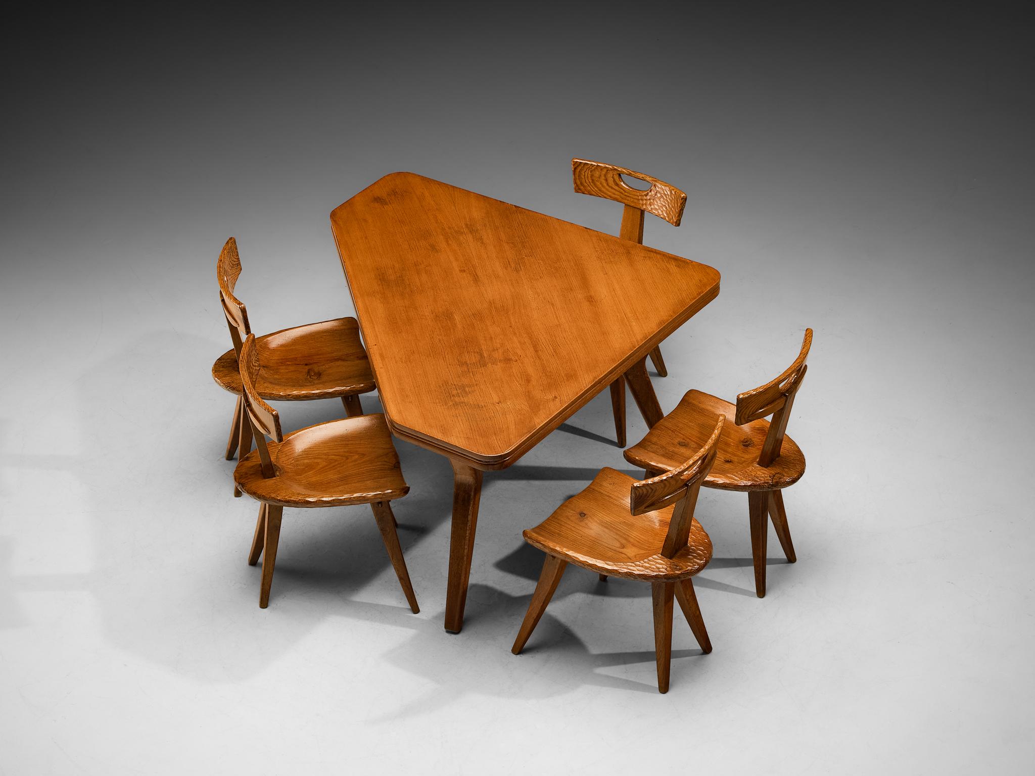 Guglielmo Pecorini, ensemble de salle à manger, châtaignier, pin, Italie, années 1950

Ensemble de salle à manger étonnant du designer italien Guglielmo Pecorini, composé d'une table aux formes libres et de cinq chaises sculpturales. Le plateau