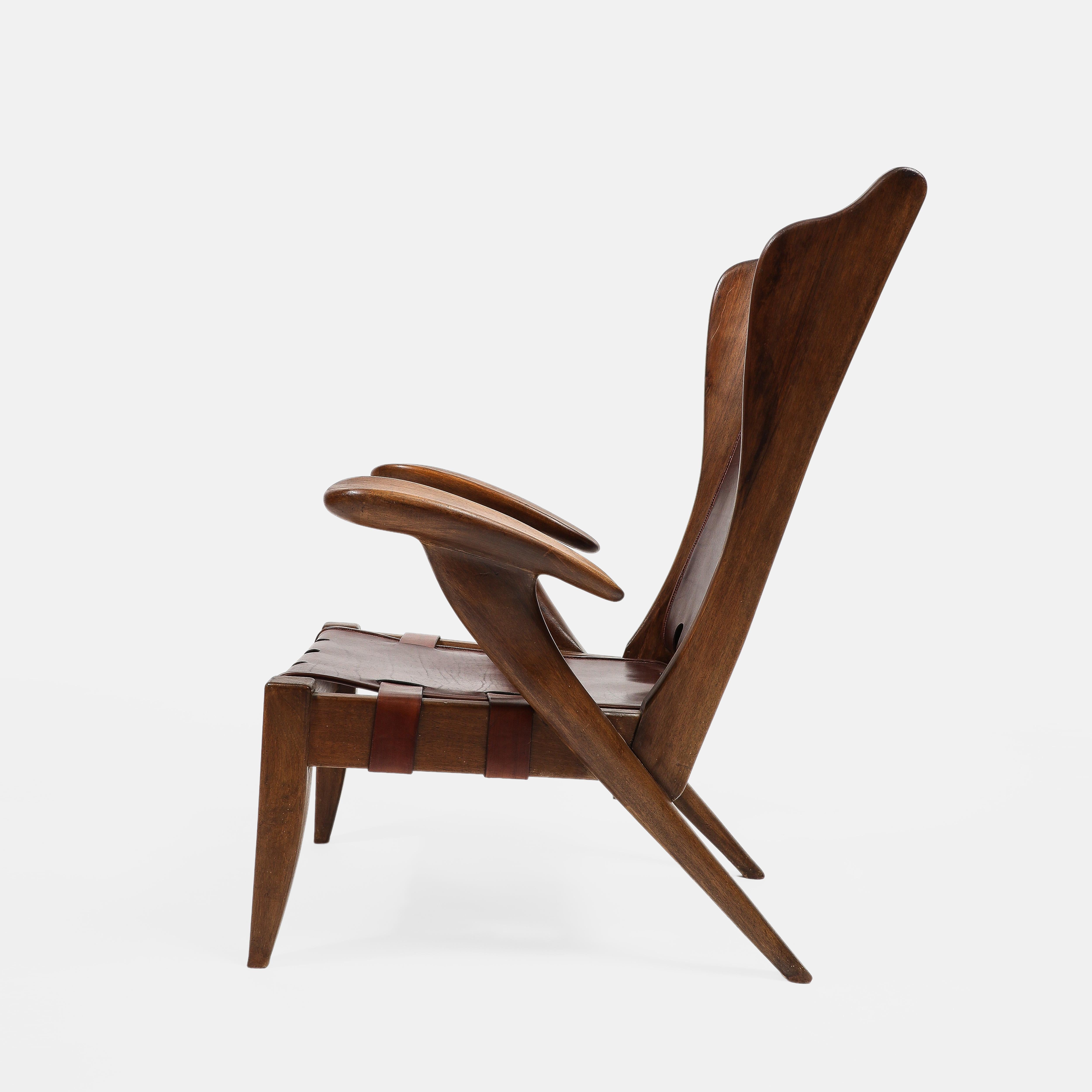 Guglielmo Pecorini Rare Highback Walnut and Burgundy Leather Lounge Chair 1940s In Good Condition In New York, NY