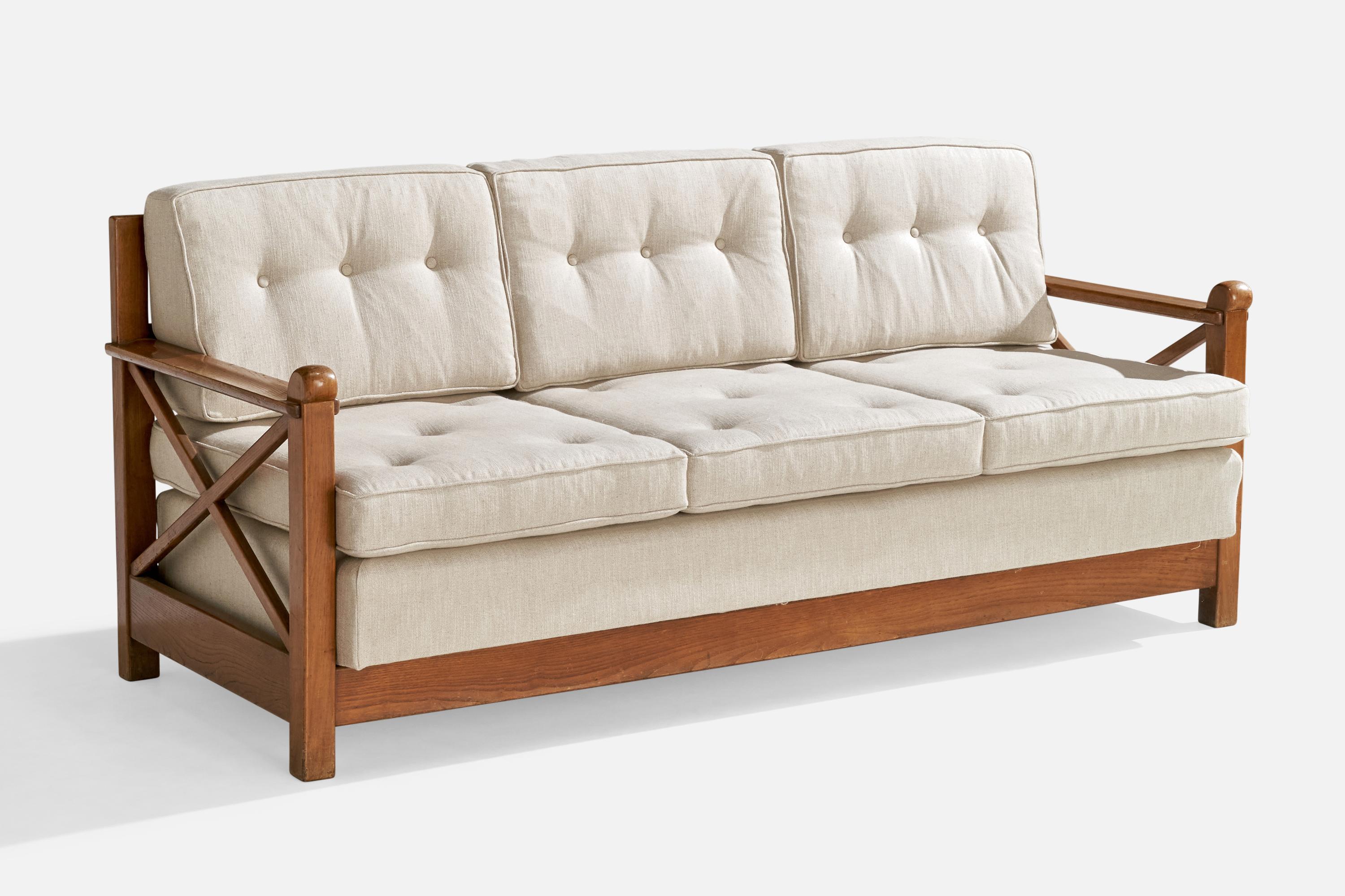 Ein Sofa aus Holz und weißem Stoff, entworfen und hergestellt von Guglielmo Pecorini, Italien, 1954.

Abmessungen: 35,75