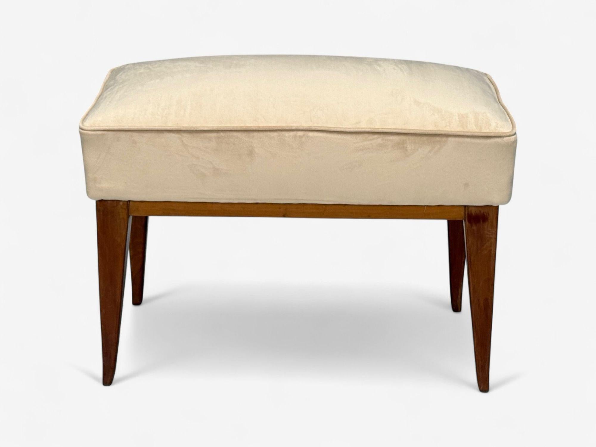 Guglielmo Pecorini, Gebeiztes Holz, Beige Samt, Ottomane, Italien, 1950er Jahre (Moderne der Mitte des Jahrhunderts) im Angebot