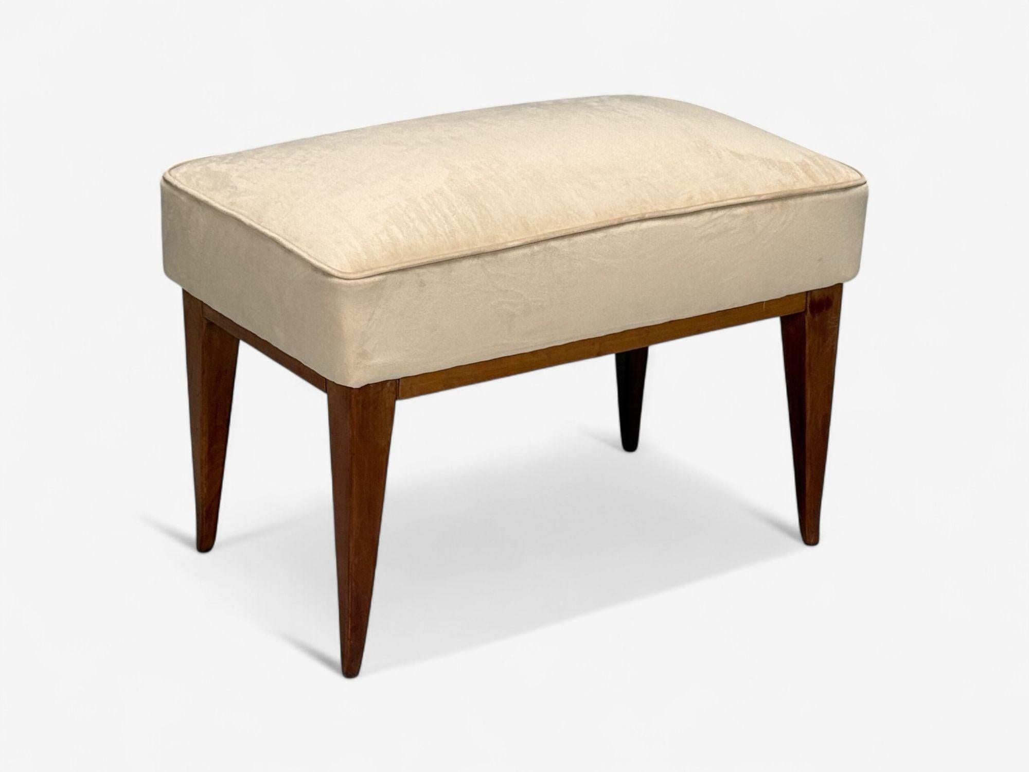 Guglielmo Pecorini, Gebeiztes Holz, Beige Samt, Ottomane, Italien, 1950er Jahre (Italienisch) im Angebot