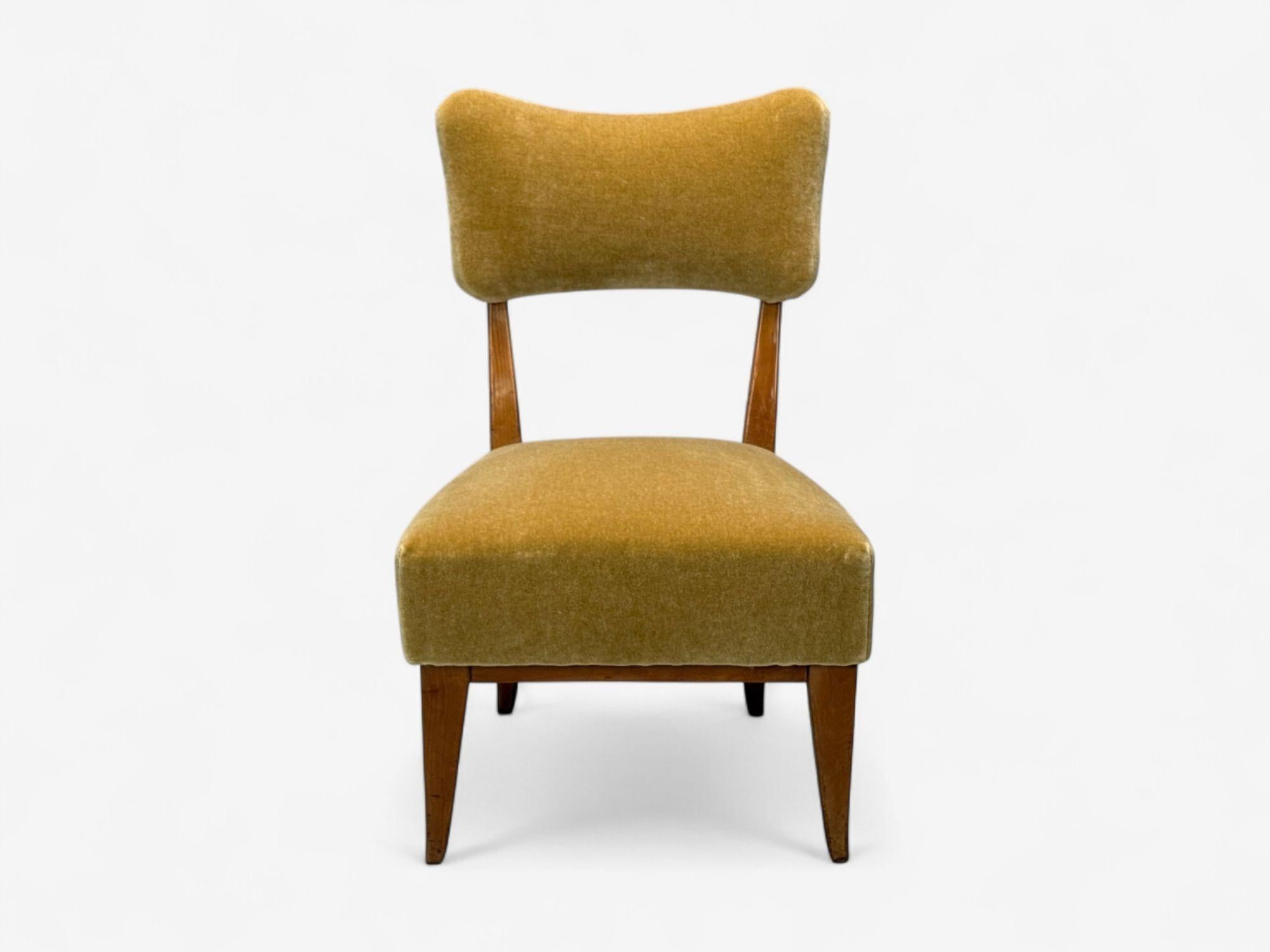 Guglielmo Pecorini, Gebeiztes Holz, Kamel Mohair, Niedriger Sessel, Italien, 1950er Jahre (Moderne der Mitte des Jahrhunderts) im Angebot