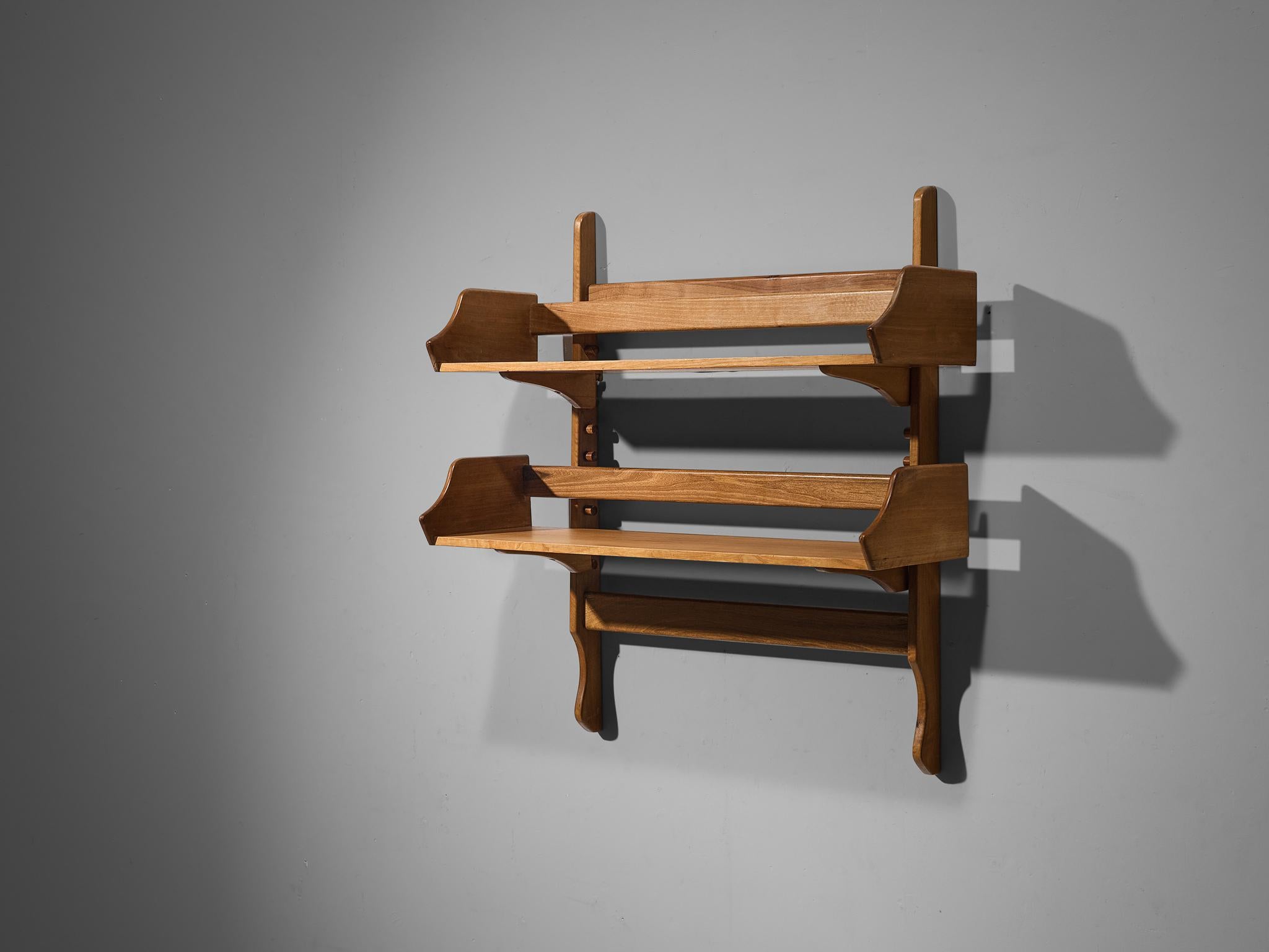 Guglielmo Pecorini, wall shelf unit, walnut, Italy, design 1954, production 1950s

Adjustable unit consisting of a wall construction and two shelves. This piece is designed by Italian designer Guglielmo Pecorini in 1954. You can truly see the work