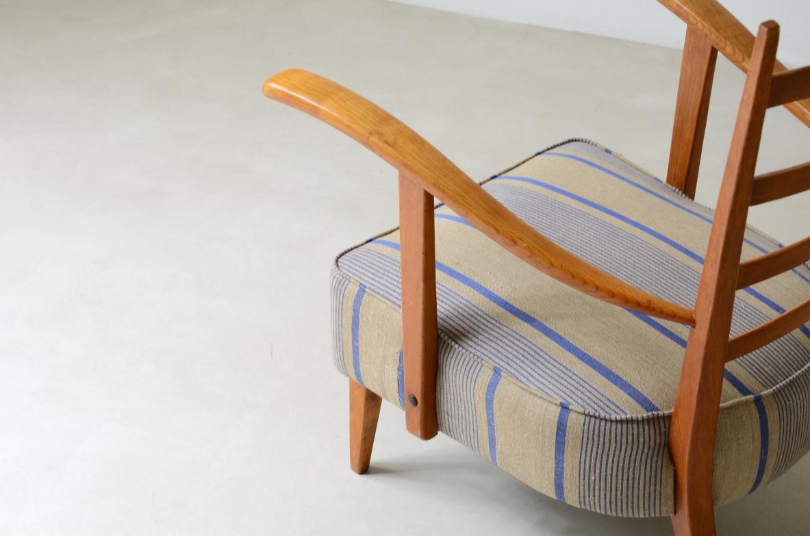 European Guglielmo Pecorini's pair of shaped cherry wood armchairs For Sale