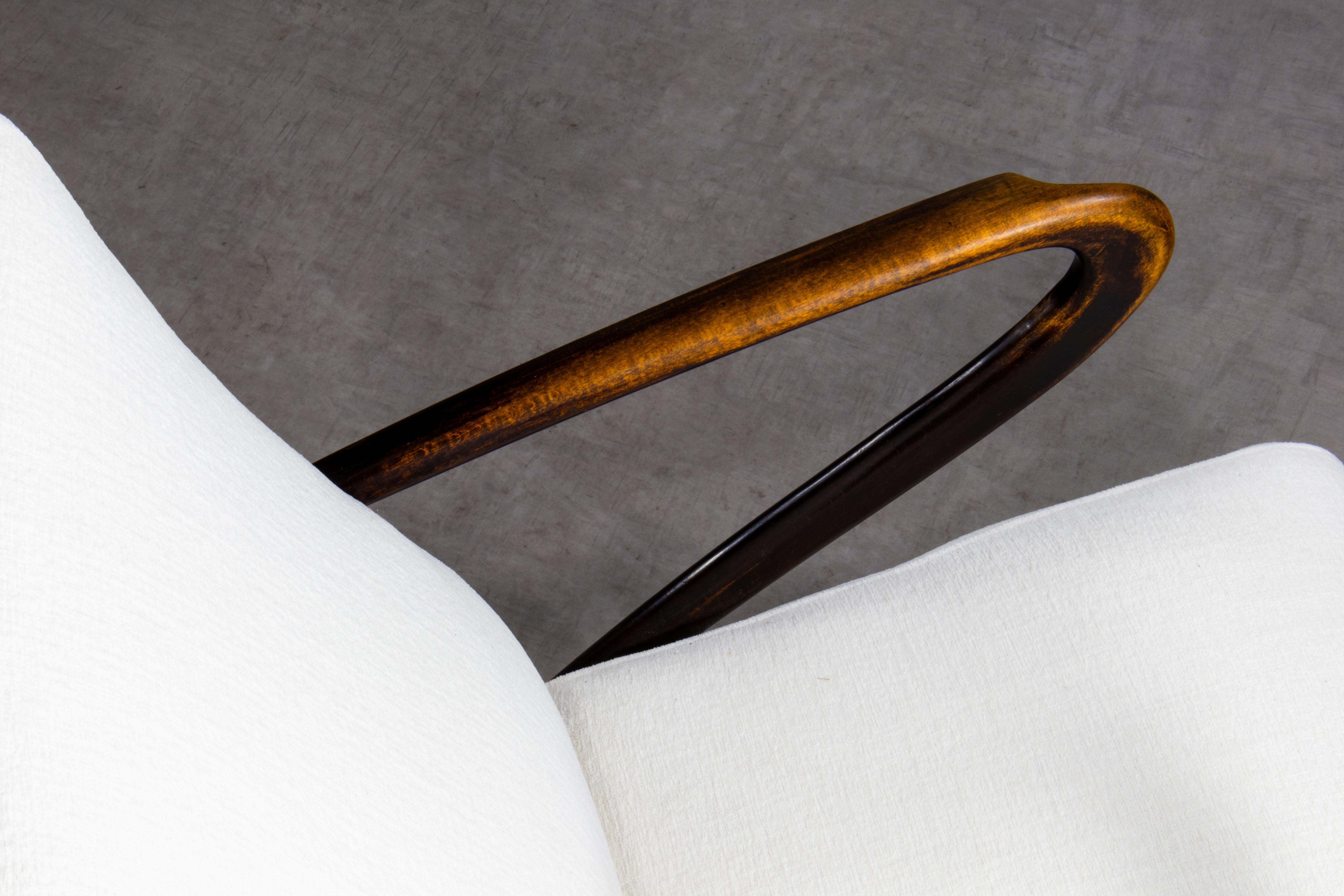 Guglielmo Ulrich Fauteuils Liberty italiens des années 1930, Paire de fauteuils en bois sculpté en vente 4
