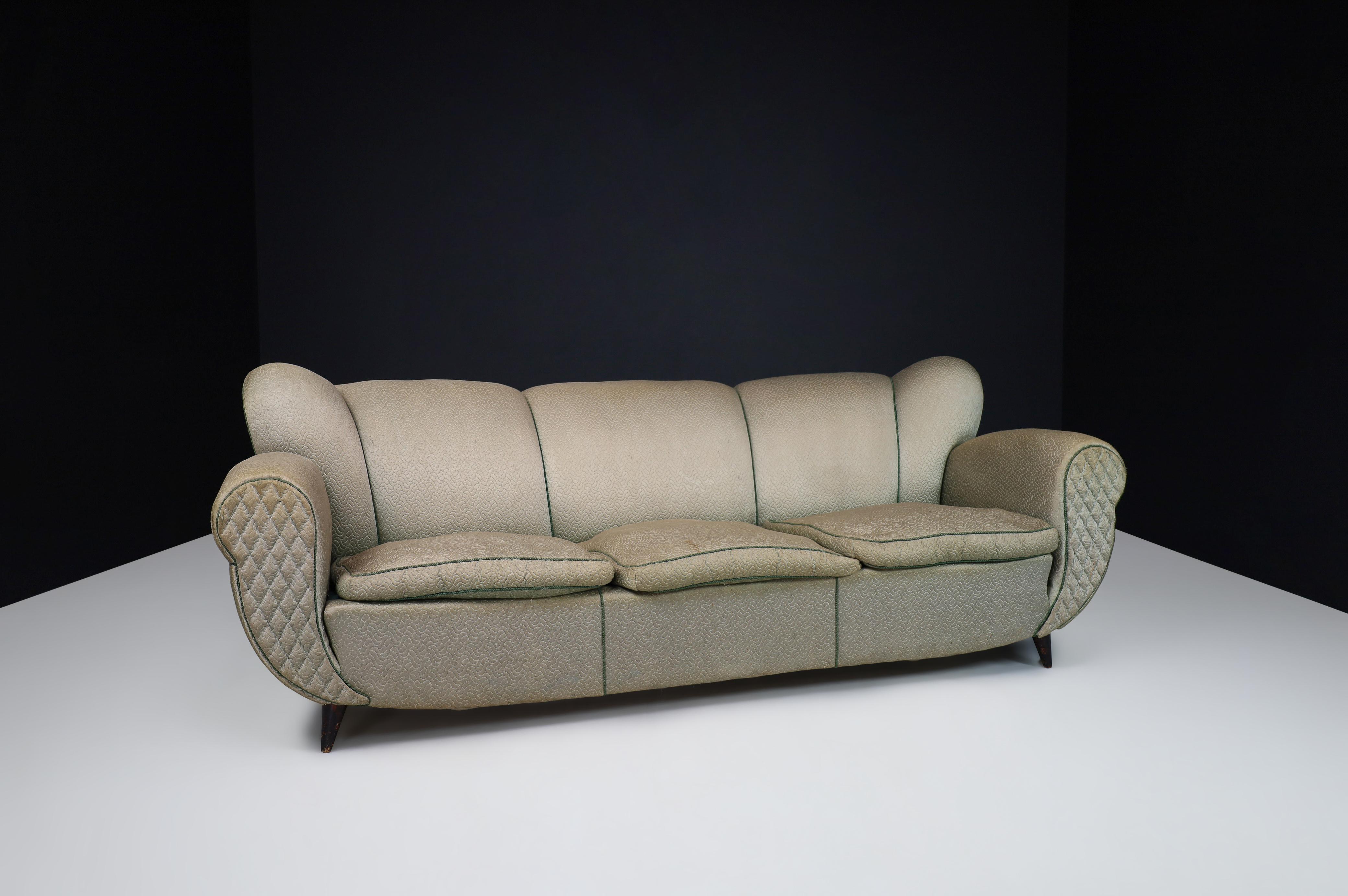 Guglielmo Ulrich Art Deco Sofa in Original Fabric, Italy 1930s In Good Condition For Sale In Almelo, NL
