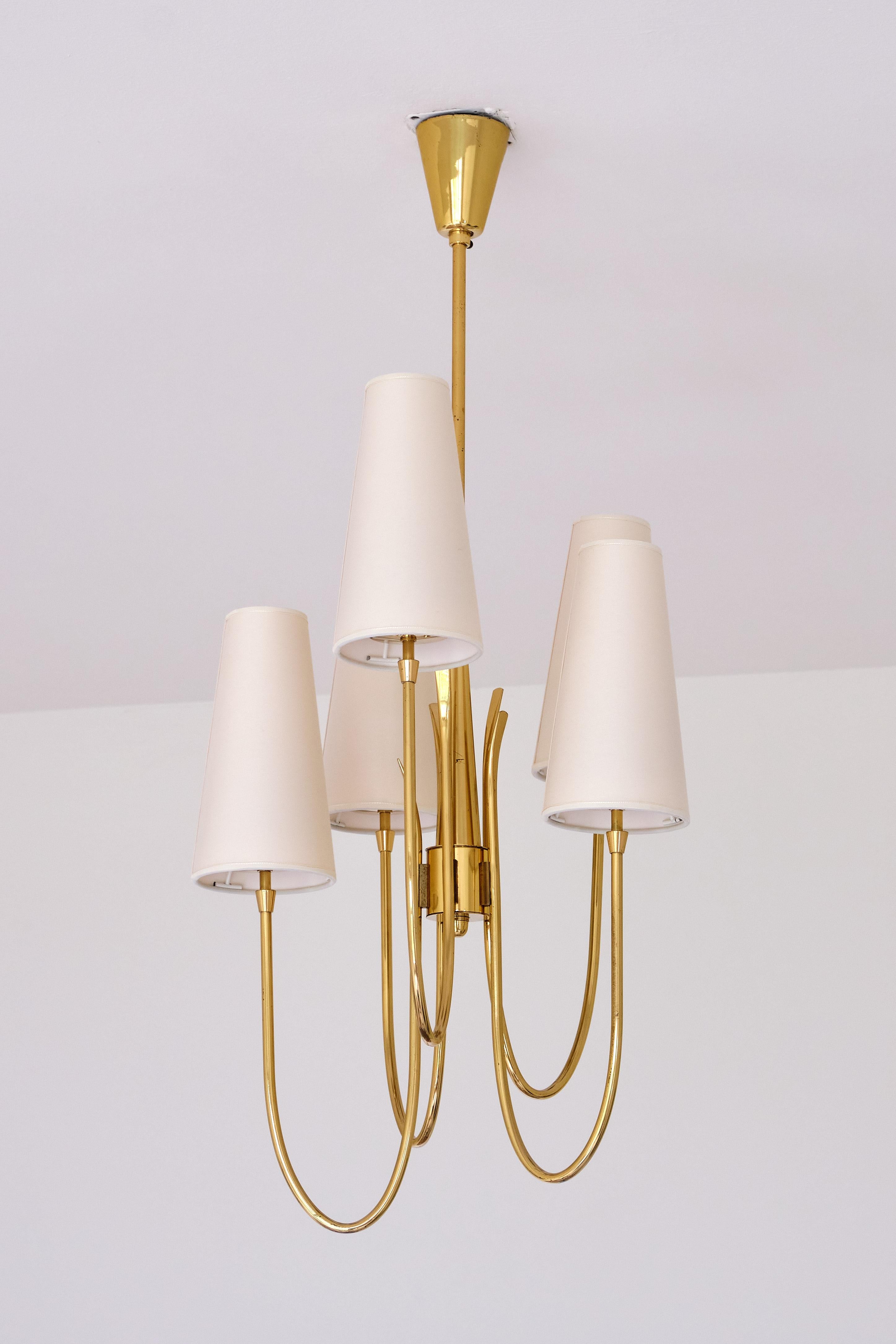 Guglielmo Ulrich Attributed Five Arm Chandelier, Brass and Fabric, Italy, 1940s 5