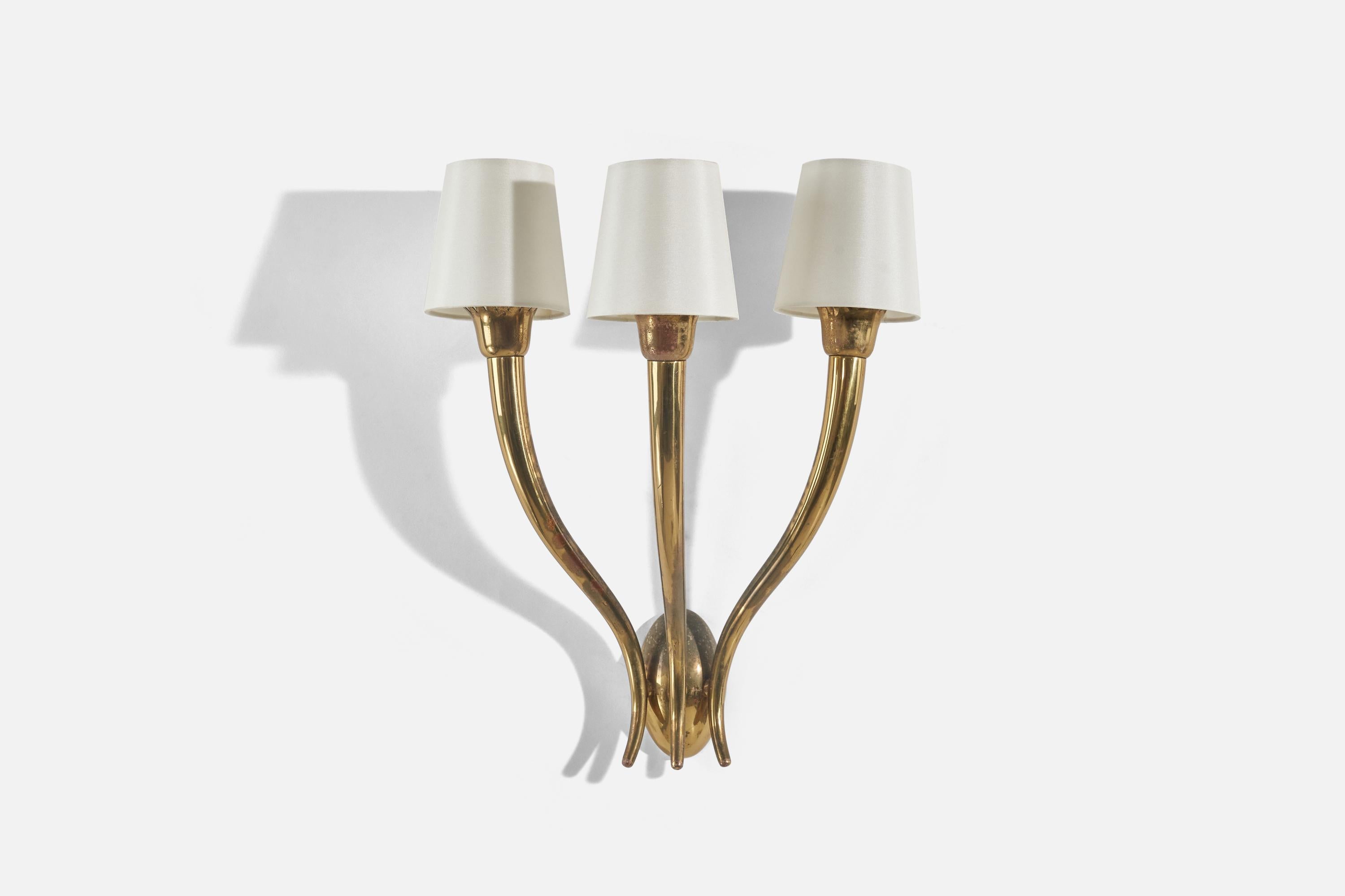 A pair of brass and silk sconces; design and production attributed to Guglielmo Ulrich, Italy, 1940s. 

Sold with Lampshades. Dimensions stated are of Sconce with lampshades.

Dimensions of Back Plate (inches) : 4.47 x 2.65 x 1.27 (Height x