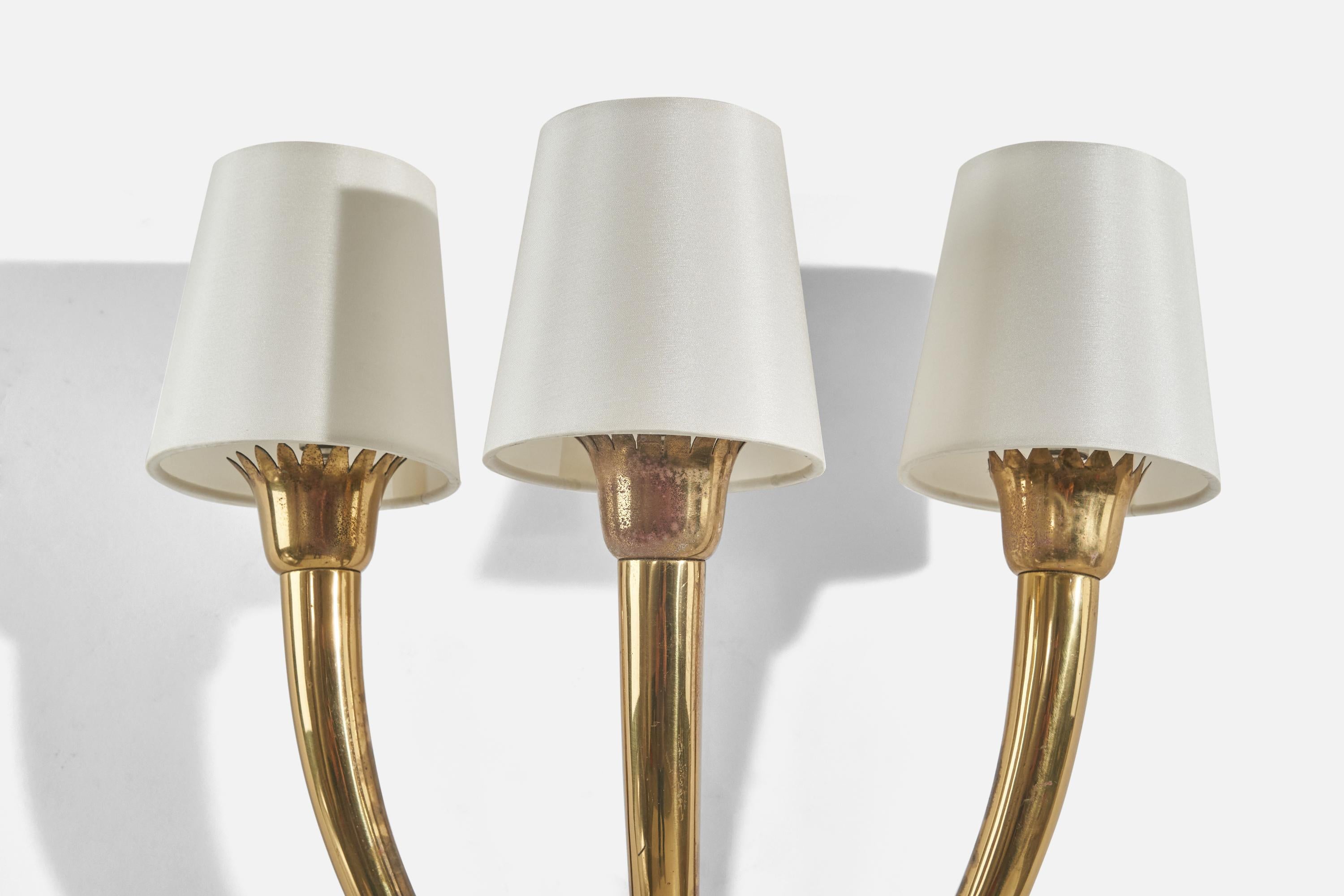 Guglielmo Ulrich Attribution, Sconces, Brass, Silk, Italy, 1940s In Good Condition For Sale In High Point, NC
